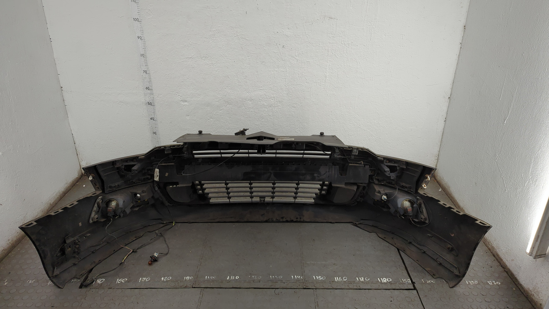 Бампер передний