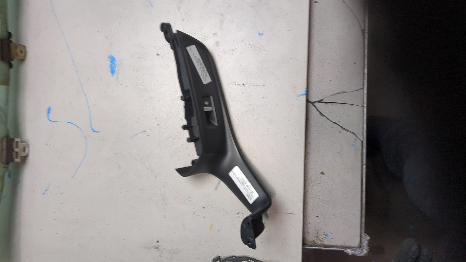 Кнопка стеклоподъемника