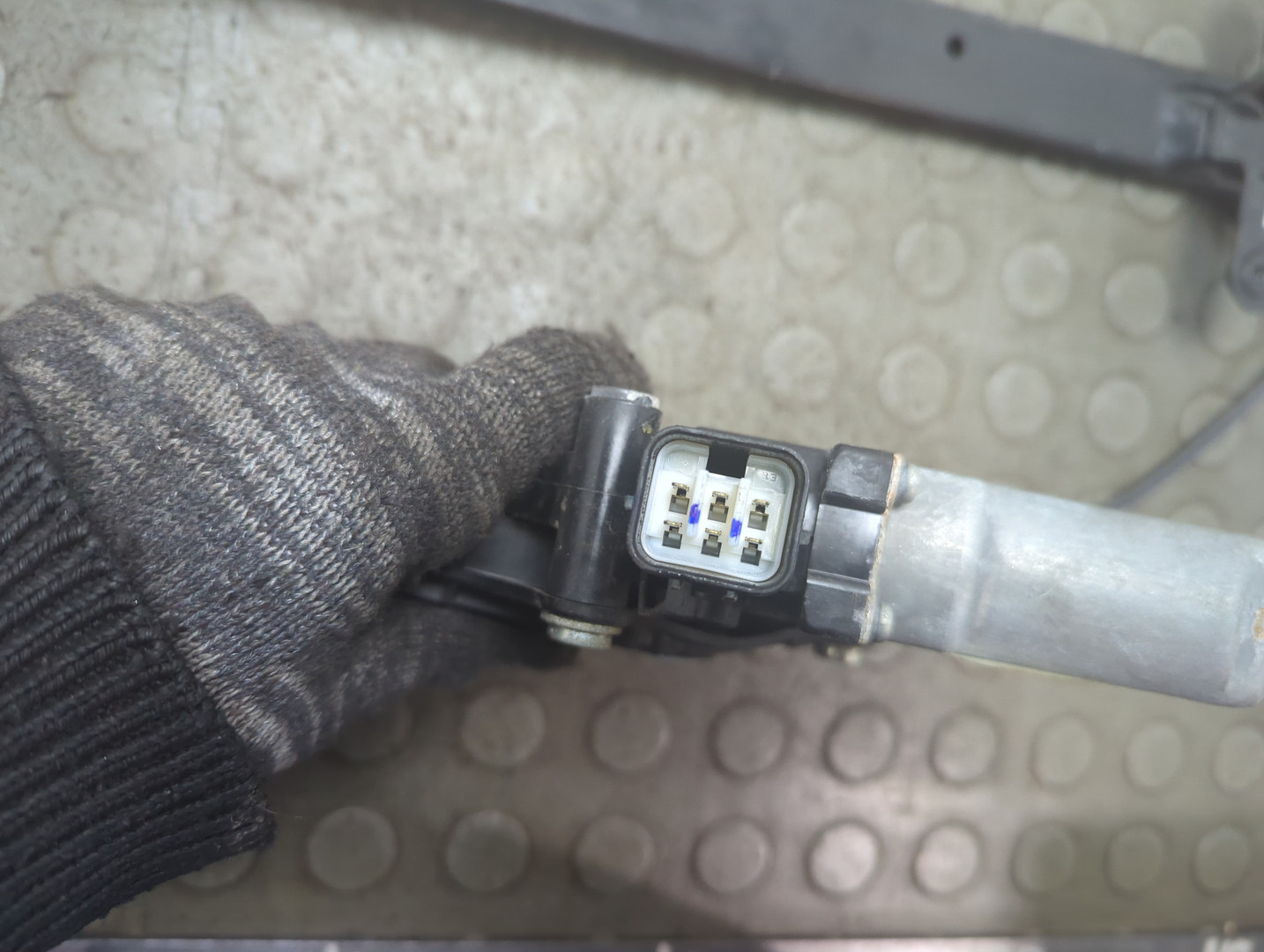 Стеклоподъемник электр. передний левый