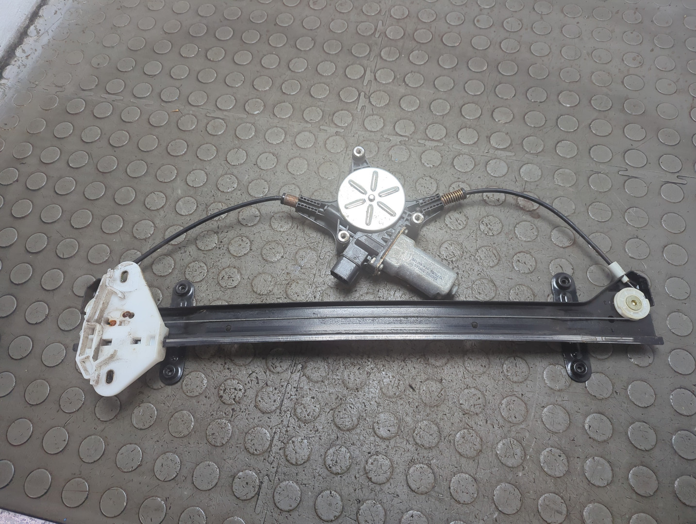 Стеклоподъемник электр. передний левый