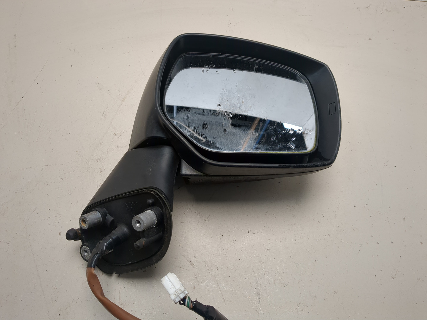 Зеркало правое электрическое