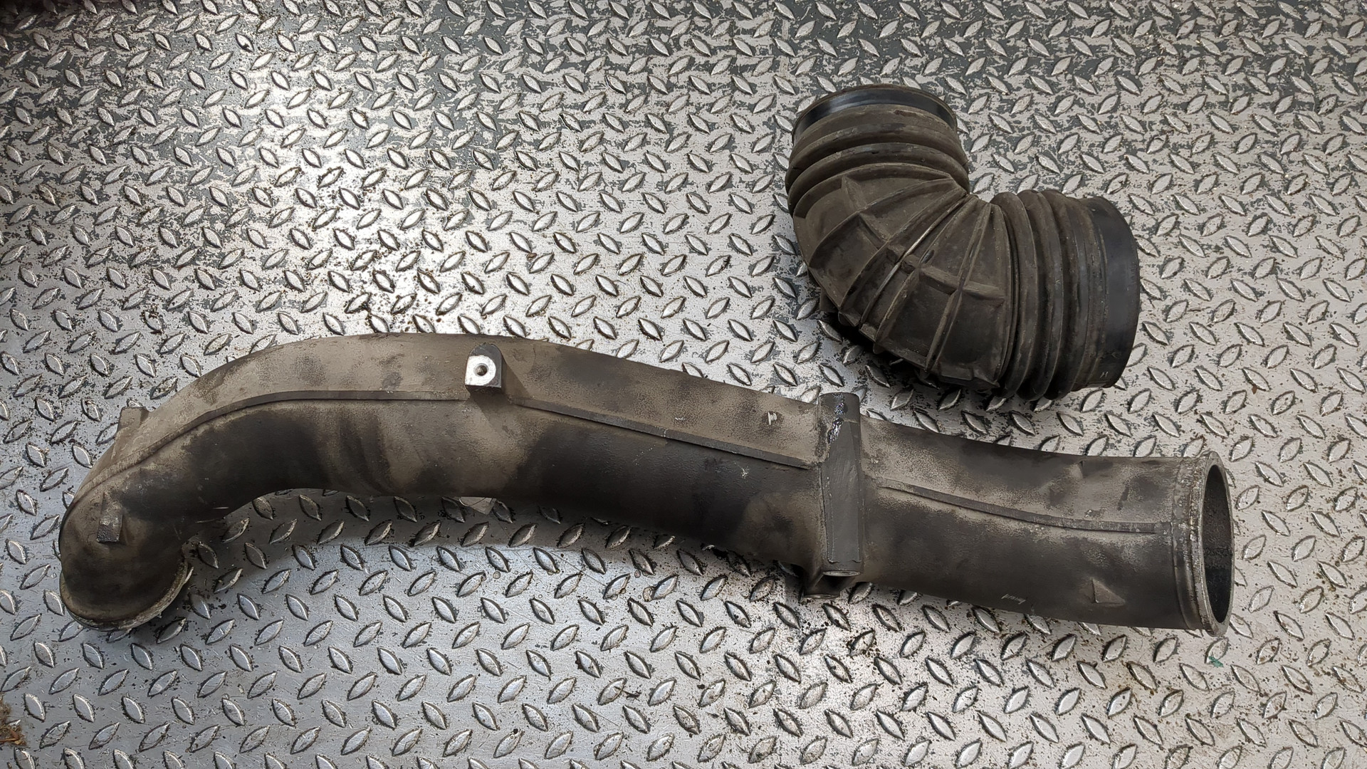 Патрубок интеркулера