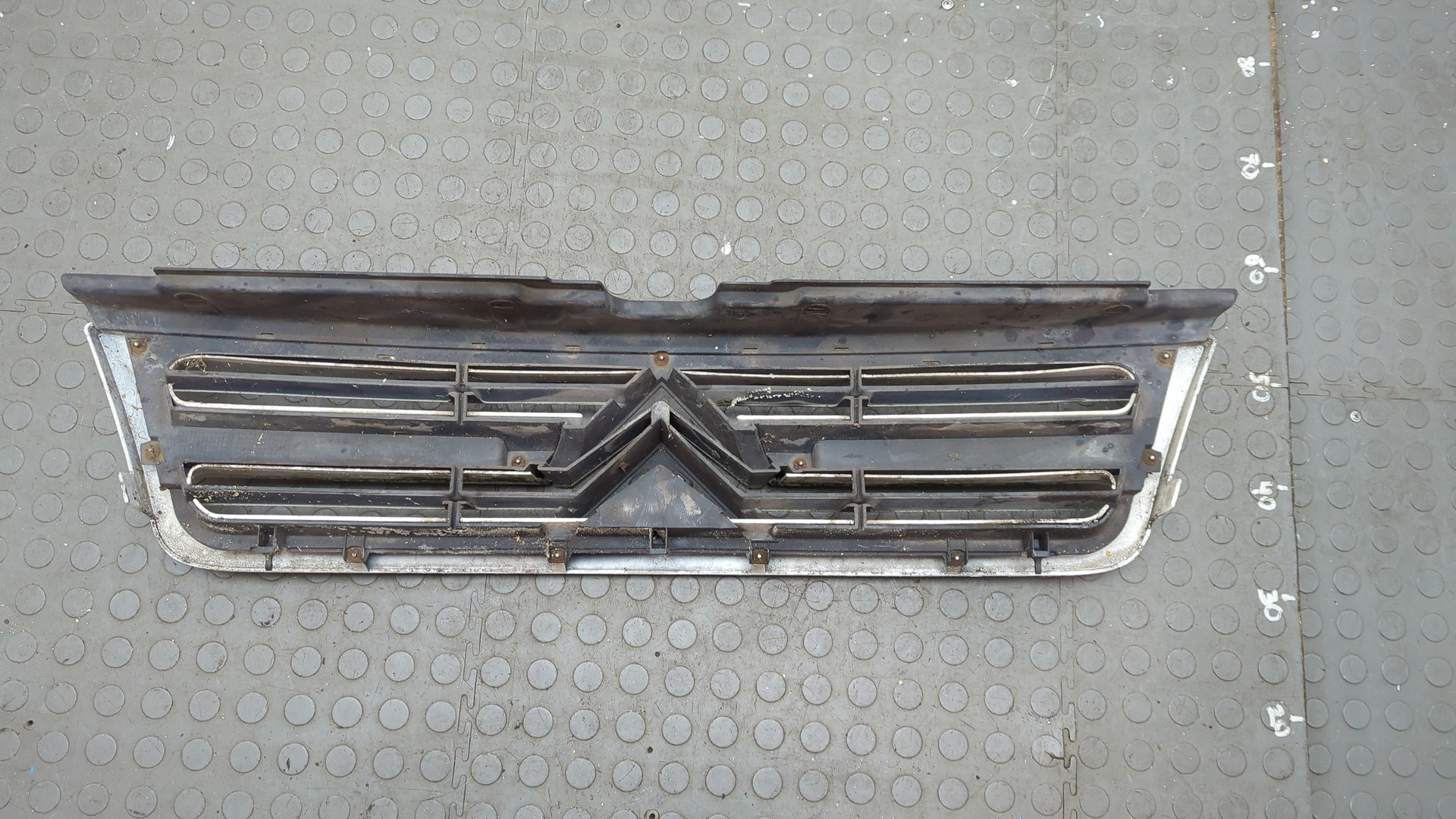 Решетка радиатора