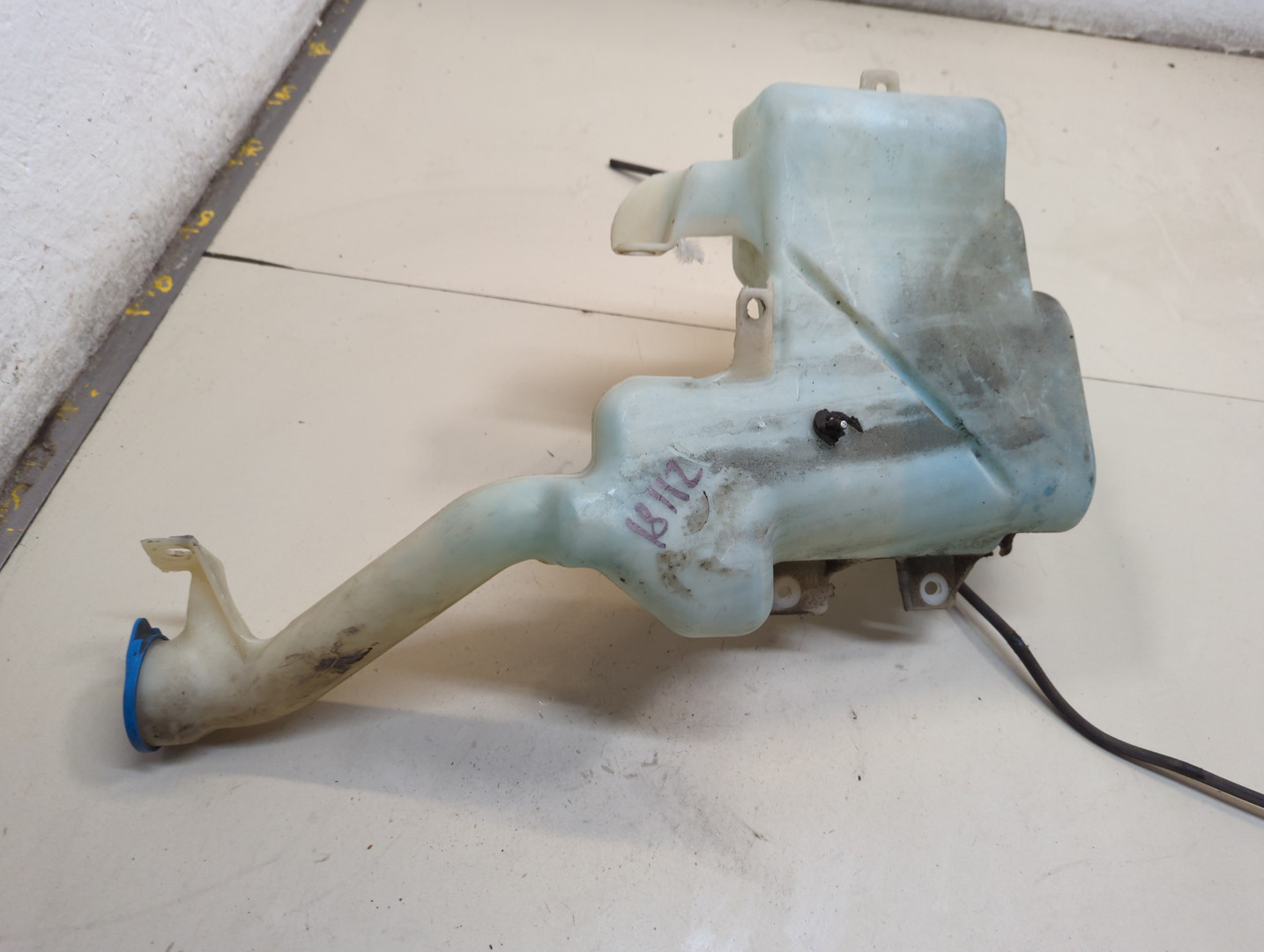 Бачок омывателя лобового стекла