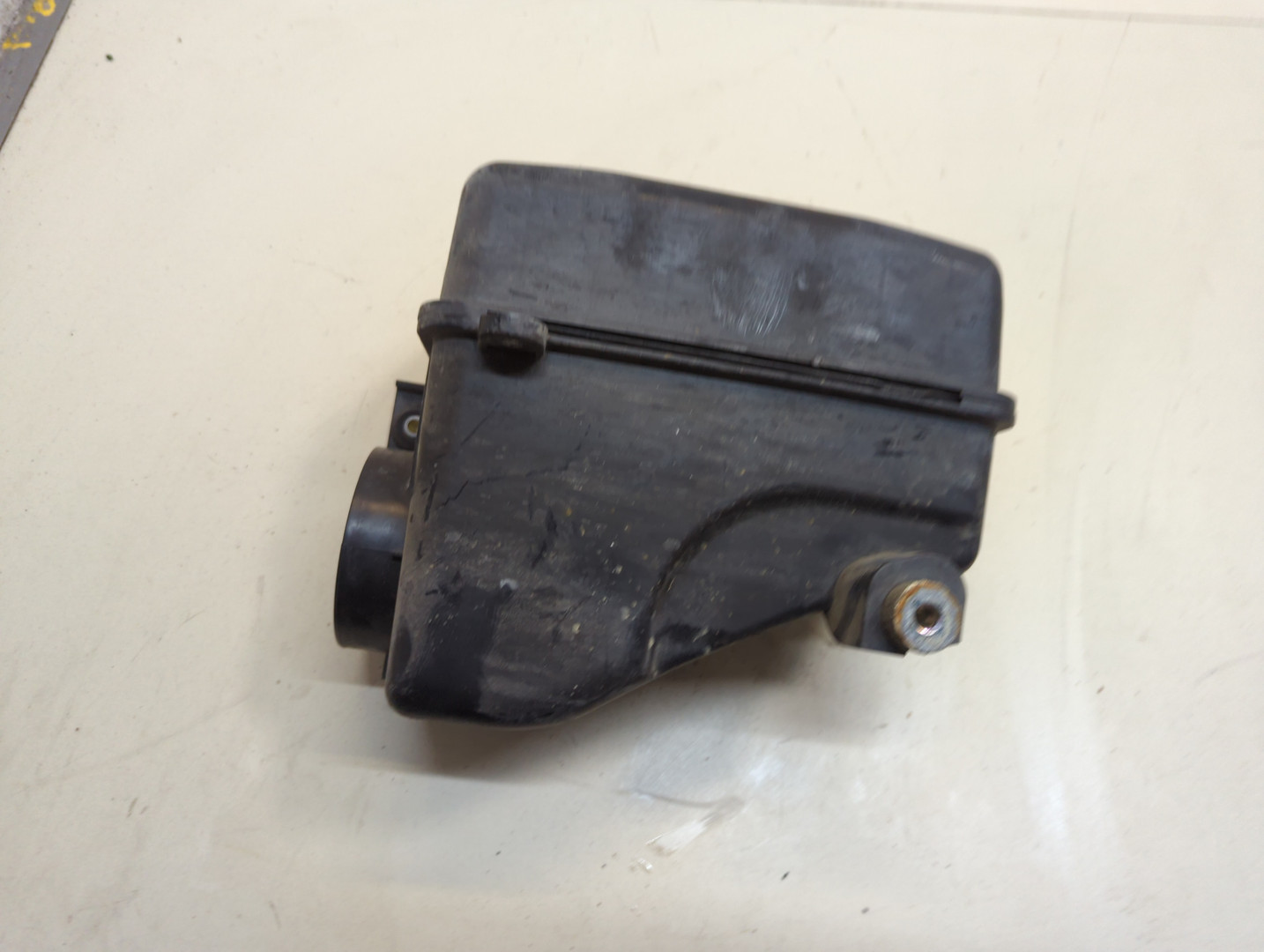 Резонатор воздушного фильтра