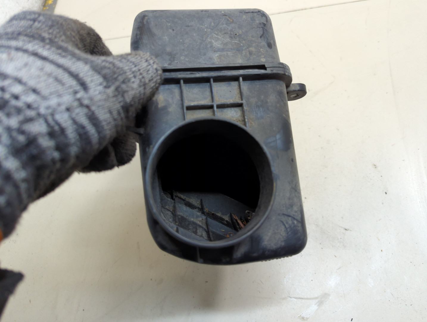 Резонатор воздушного фильтра