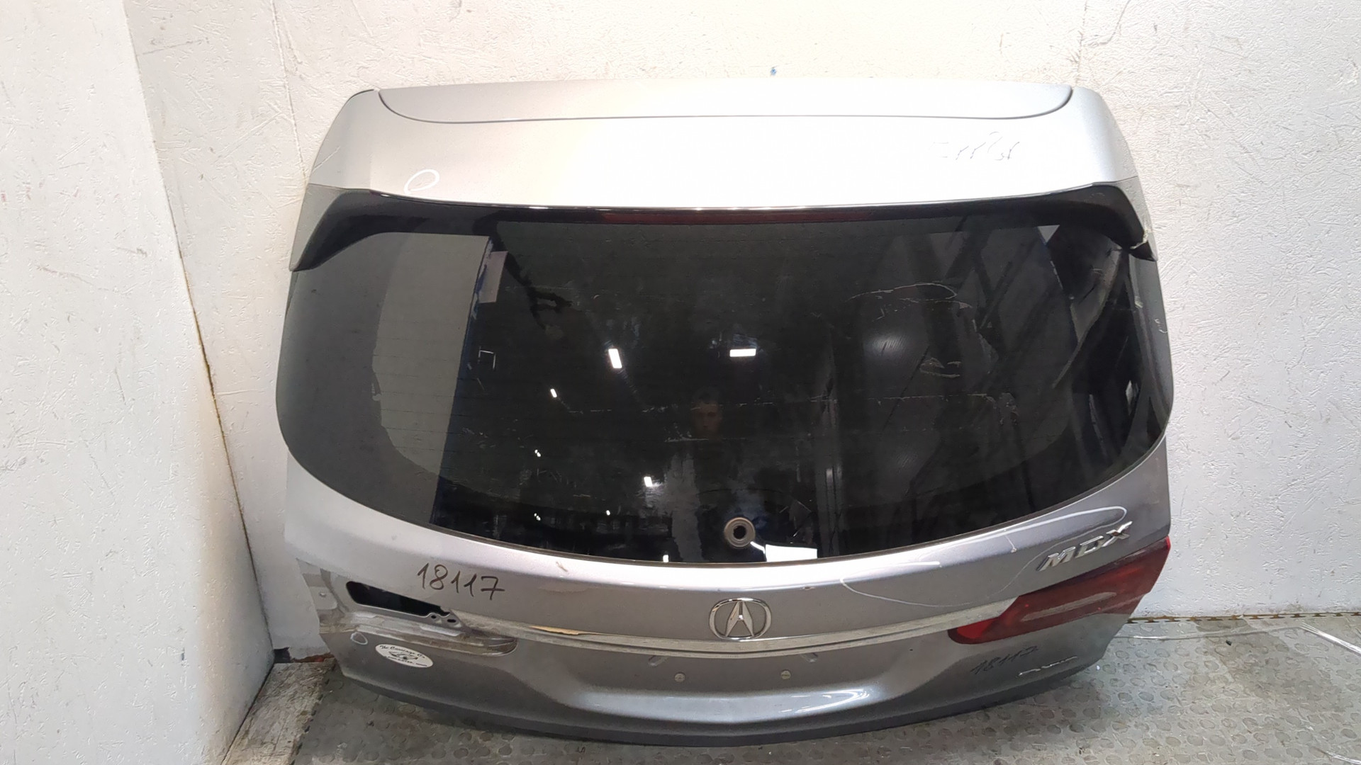 Дверь багажника