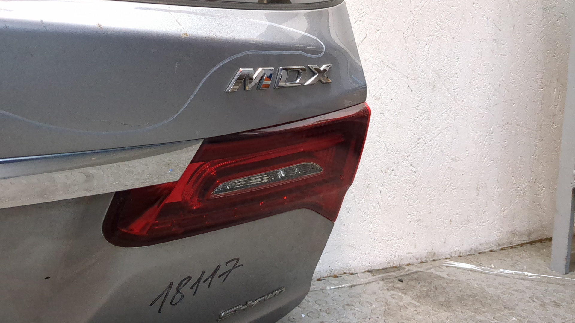 Дверь багажника