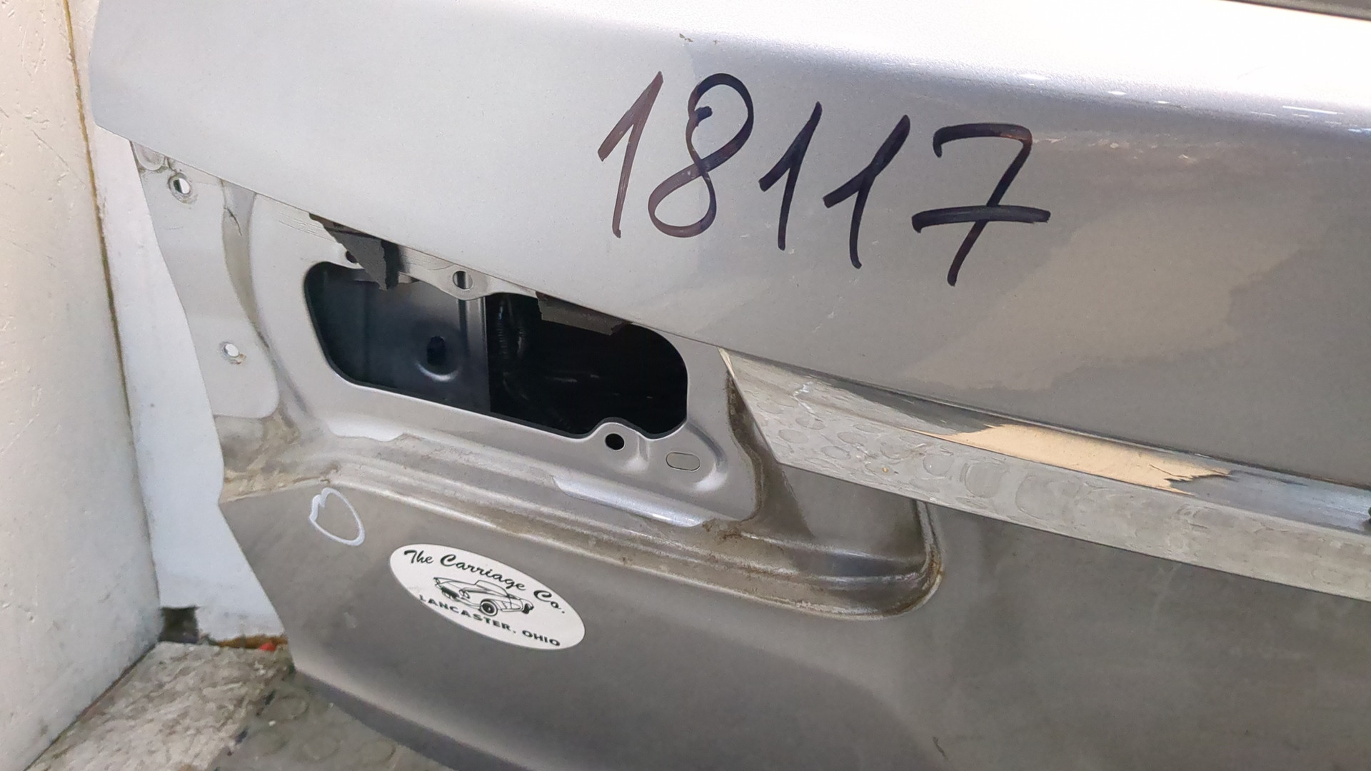 Дверь багажника