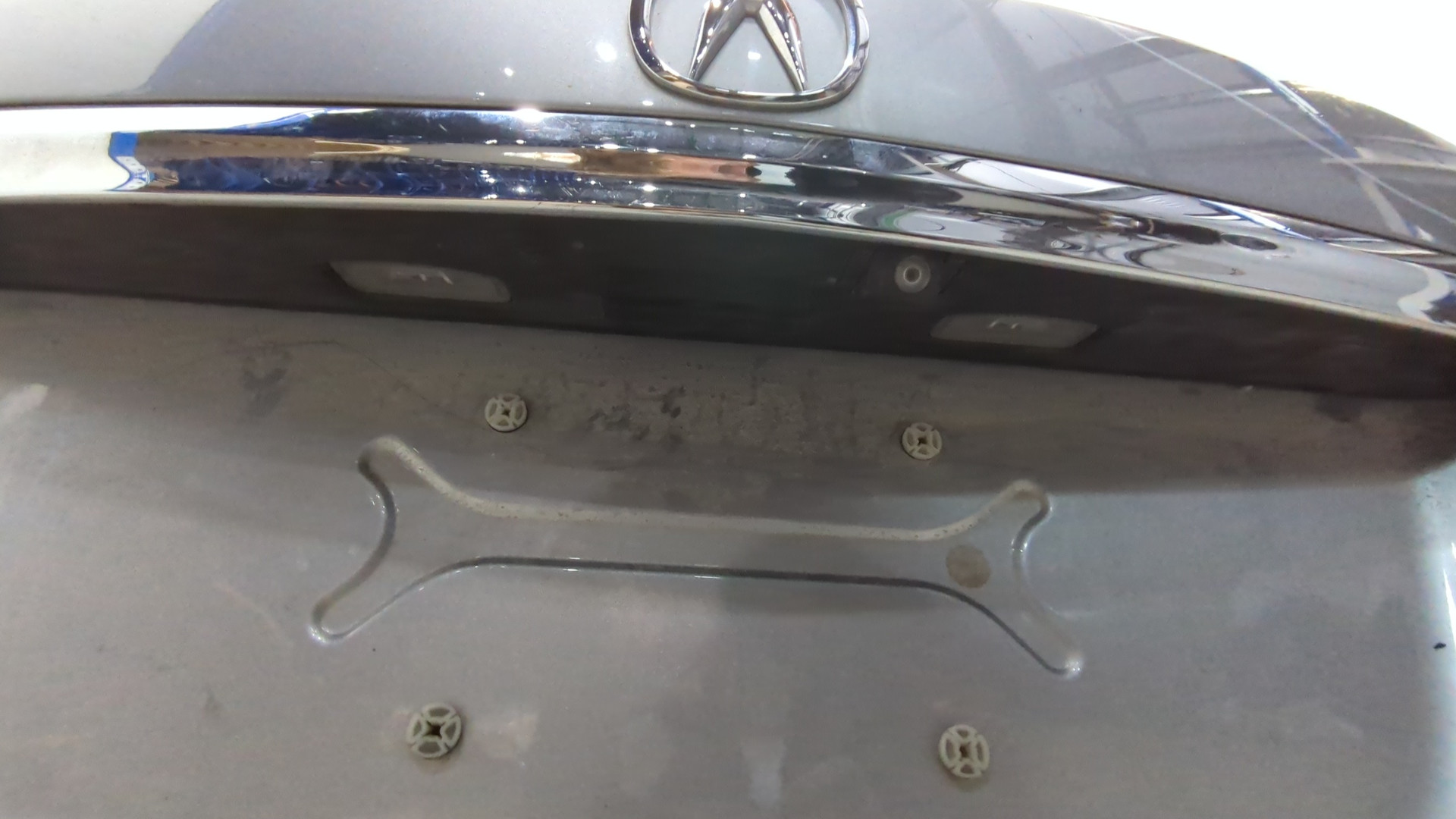 Дверь багажника