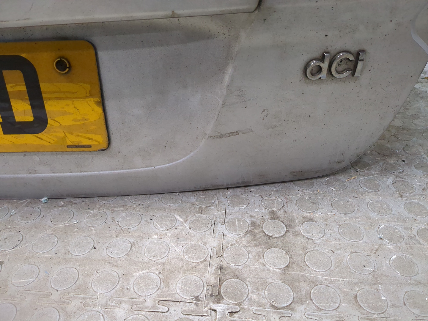 Дверь багажника