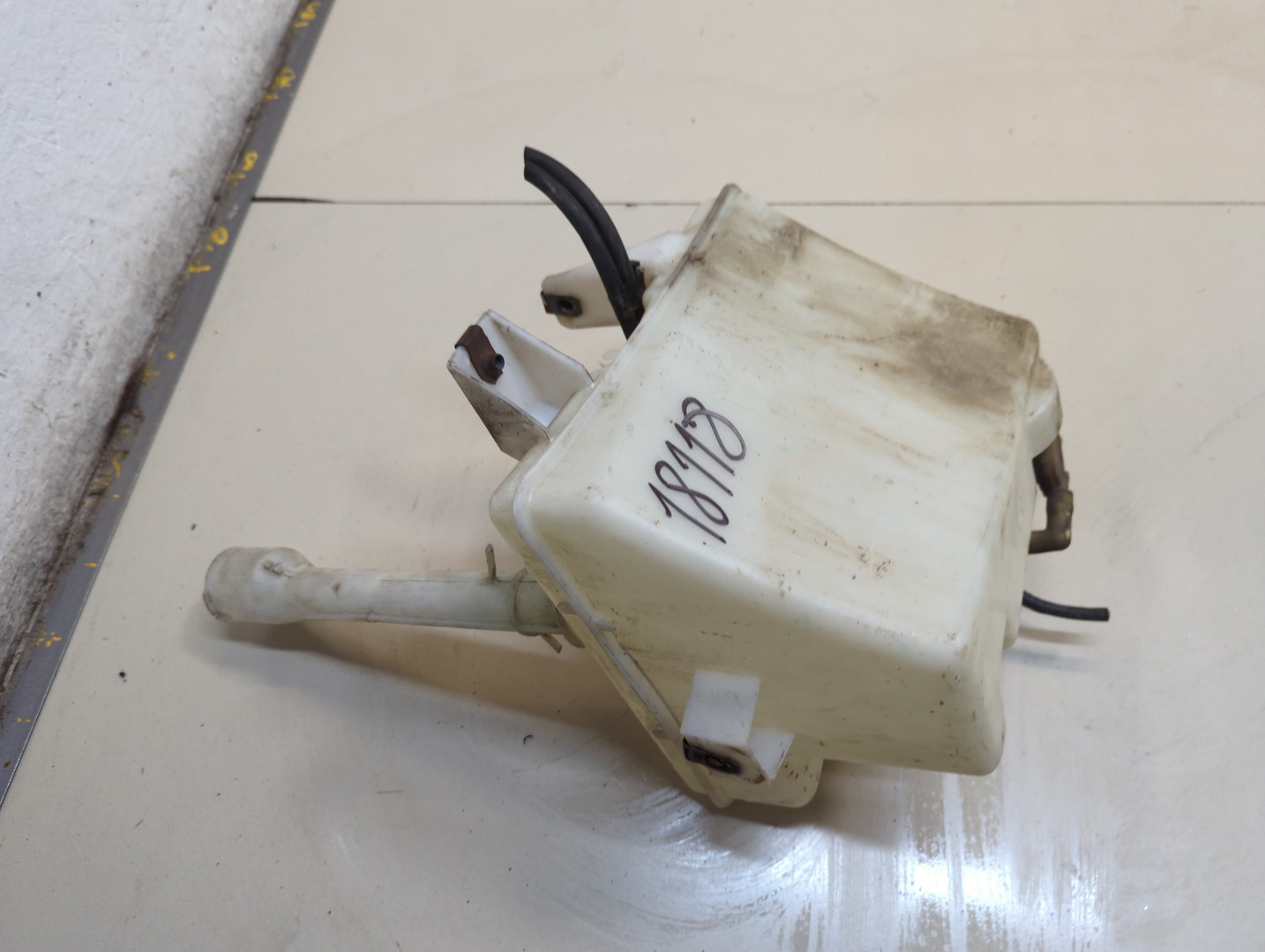 Бачок омывателя лобового стекла