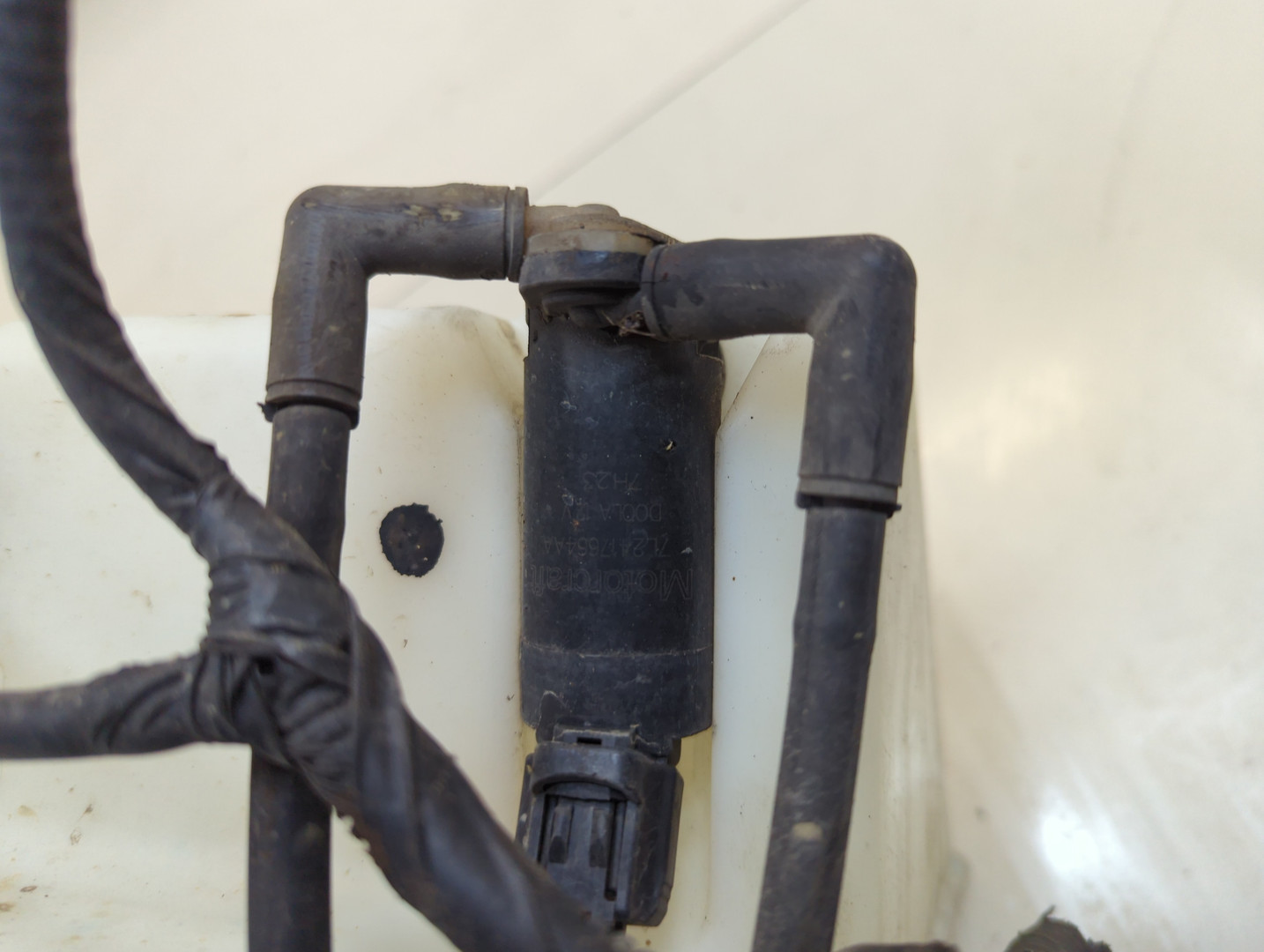 Бачок омывателя лобового стекла