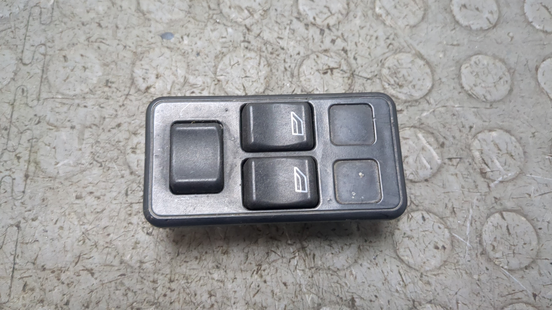 Кнопка стеклоподъемника