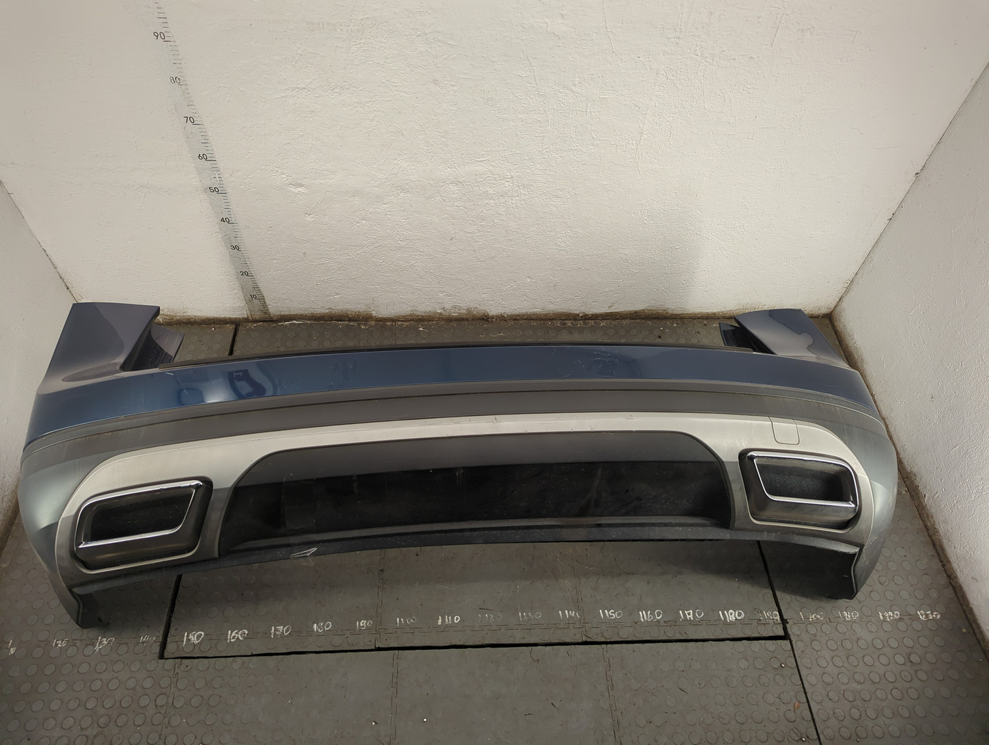 Бампер задний