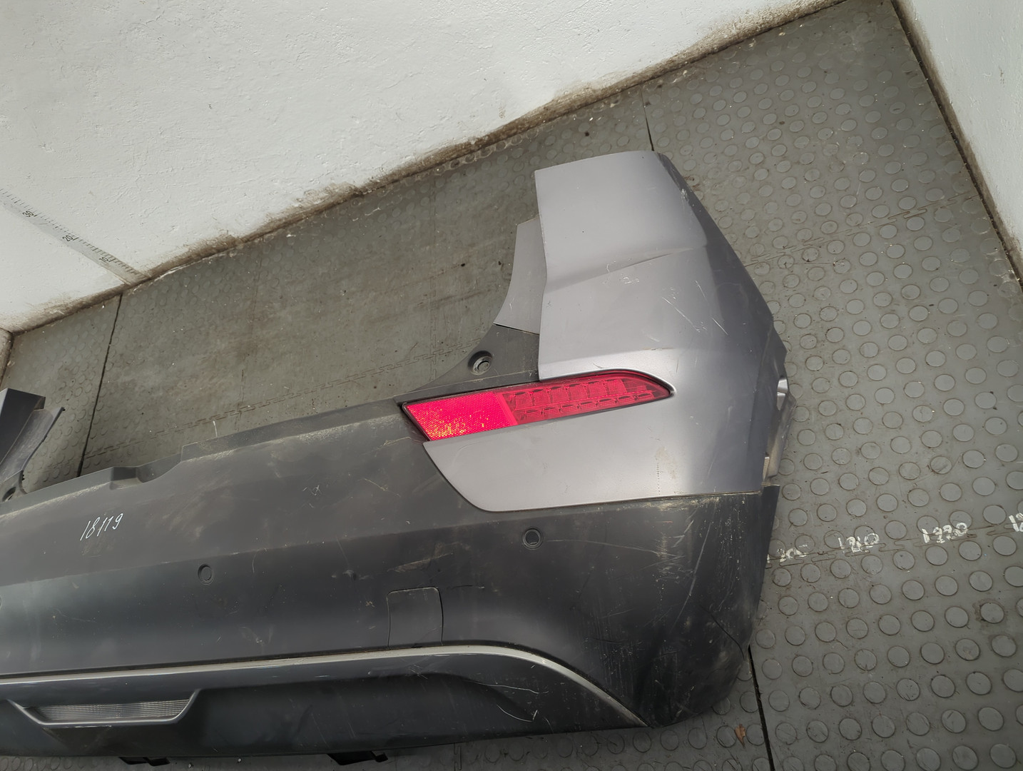 Бампер задний