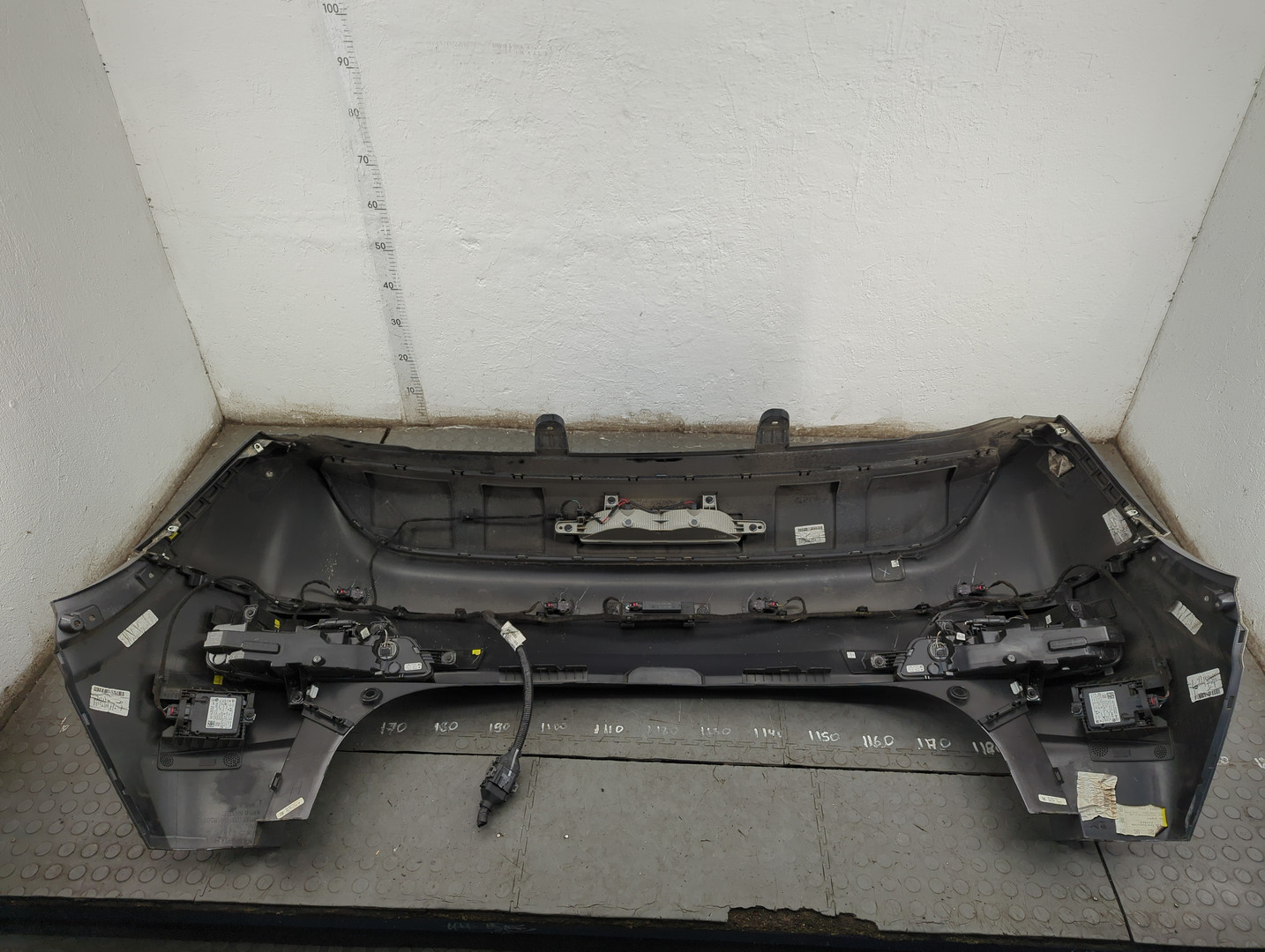 Бампер задний