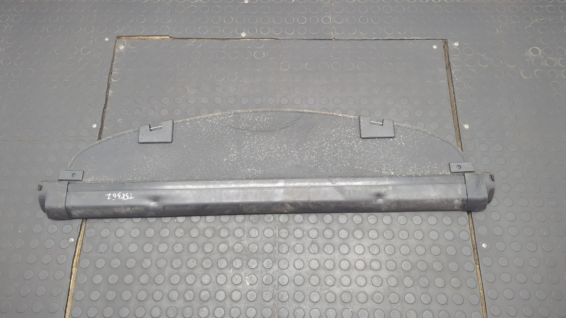 Шторка багажника