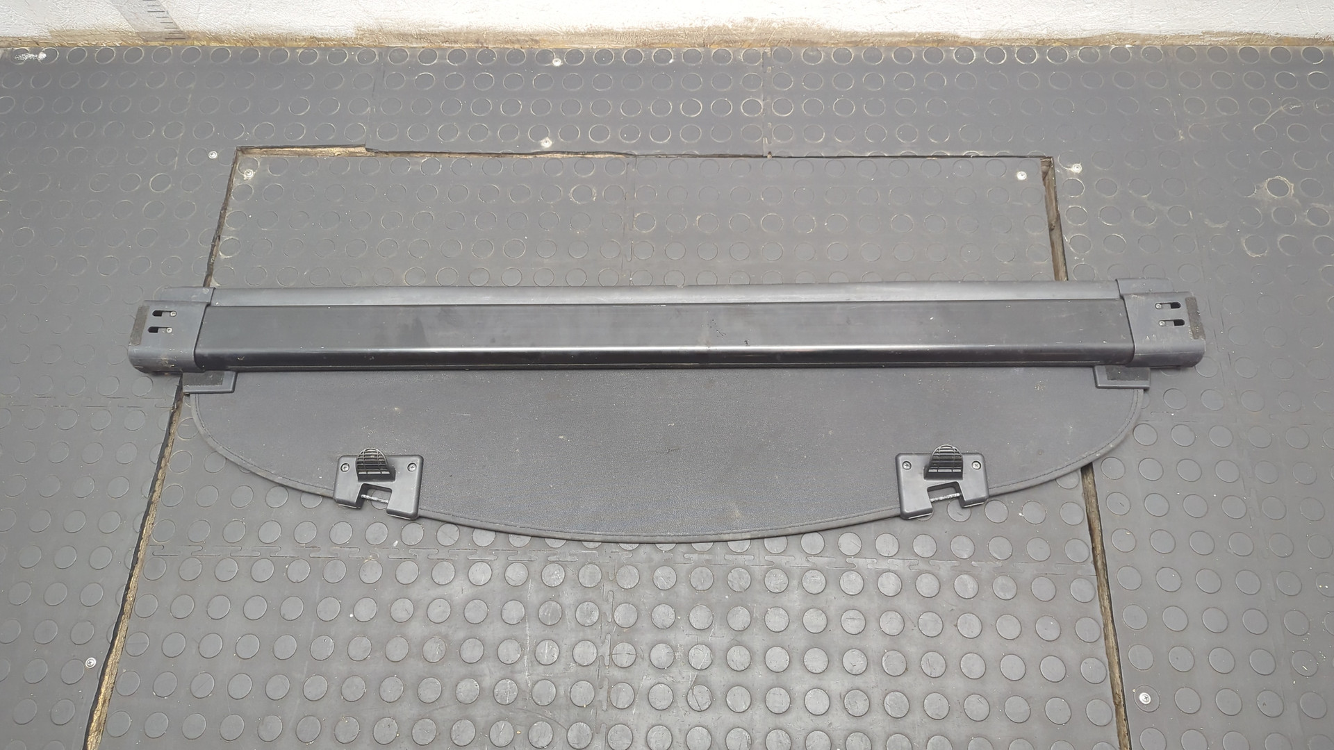 Шторка багажника