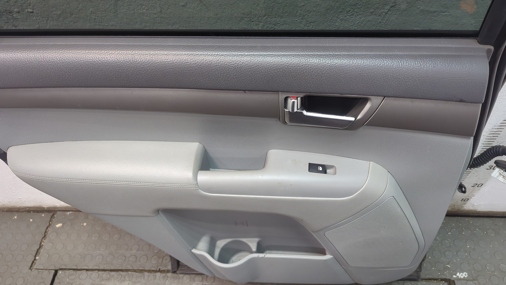 Дверь задняя левая