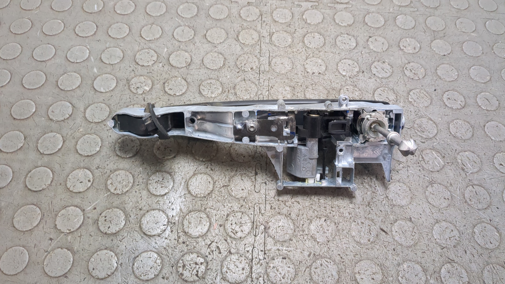 Ручка двери наружная