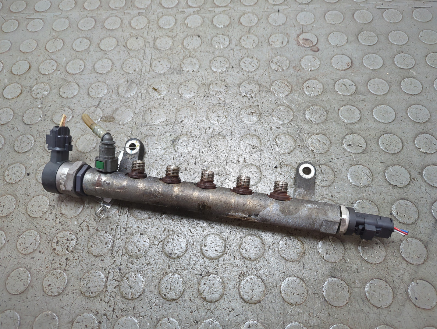 Рейка топливная (рампа)