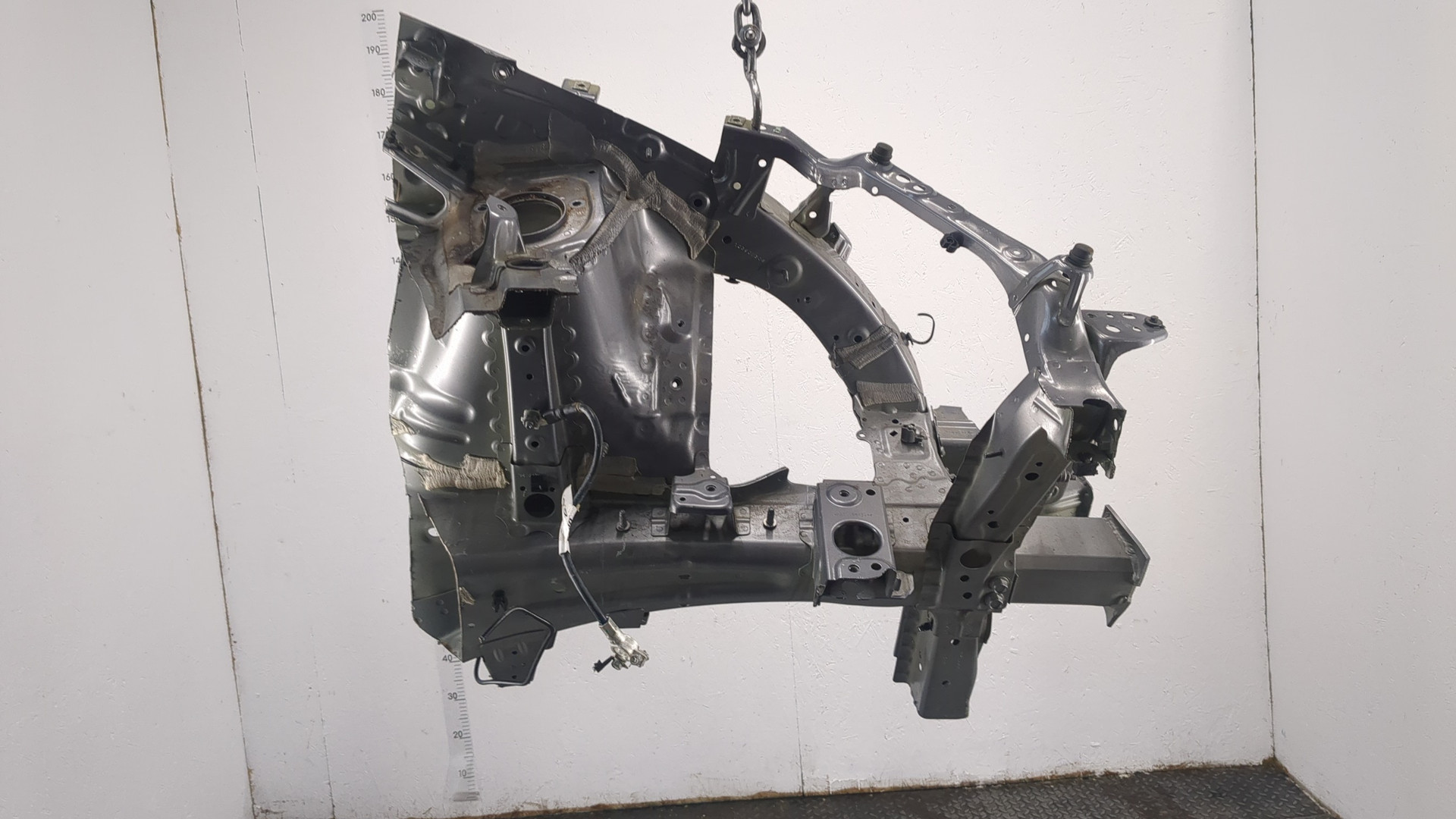 Лонжерон передний левый