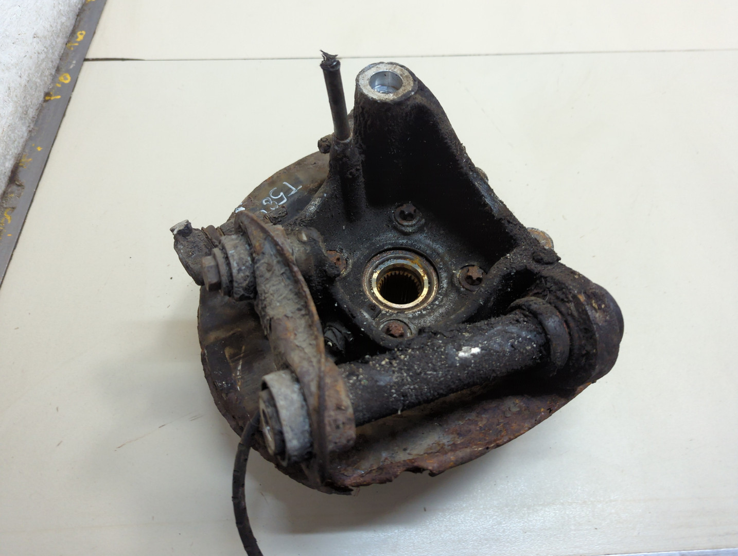 Кулак поворотный задний правый