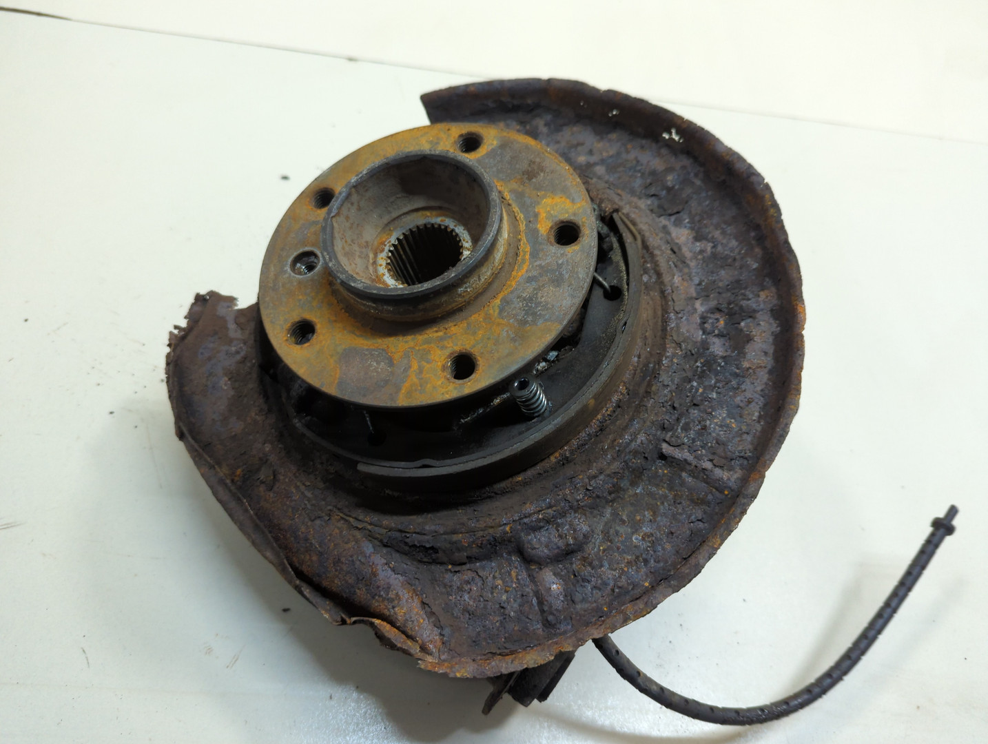 Кулак поворотный задний правый