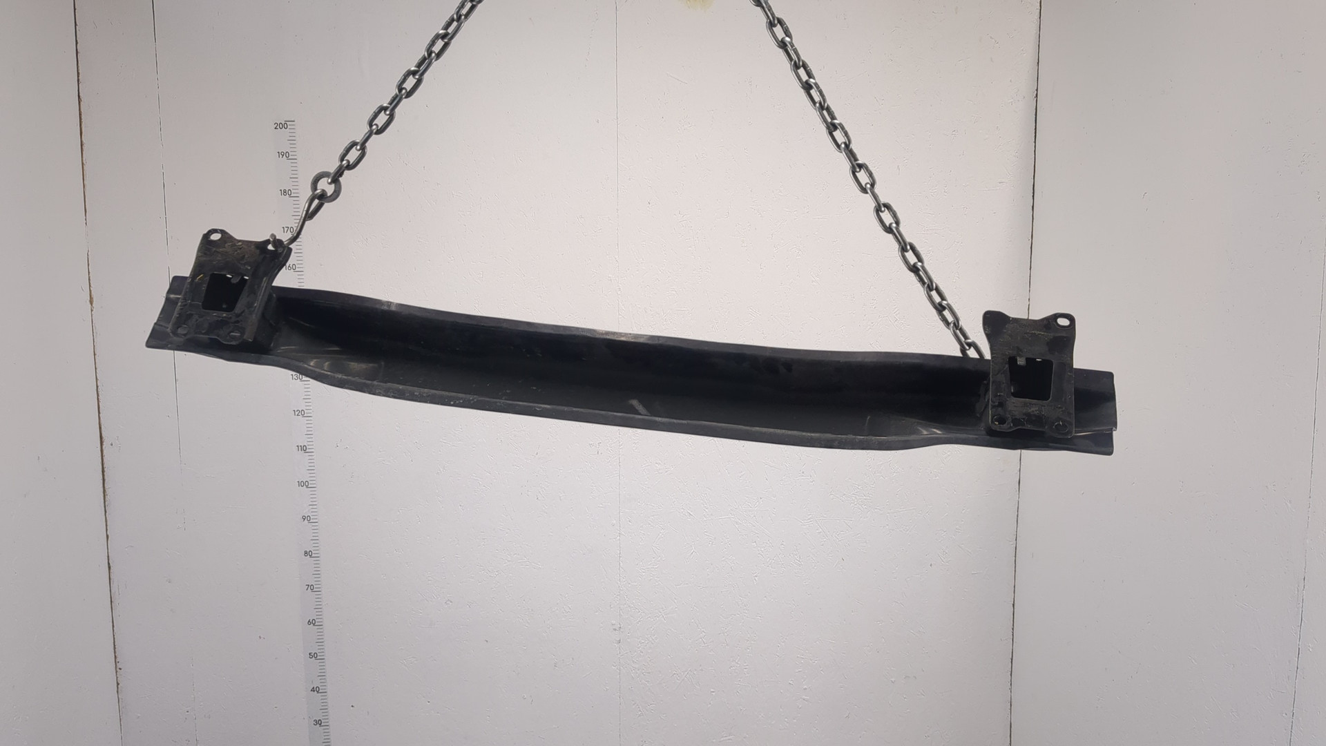 Усилитель заднего бампера