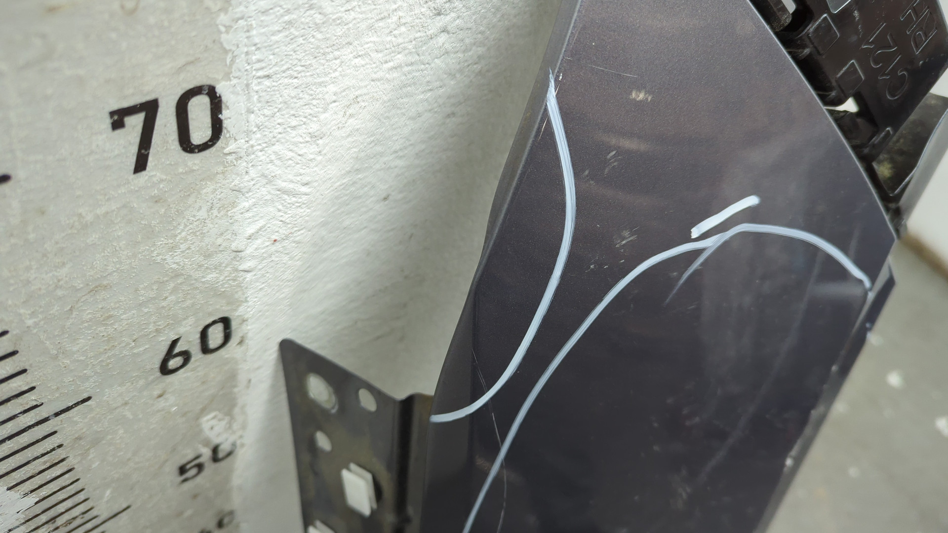 Крыло переднее правое