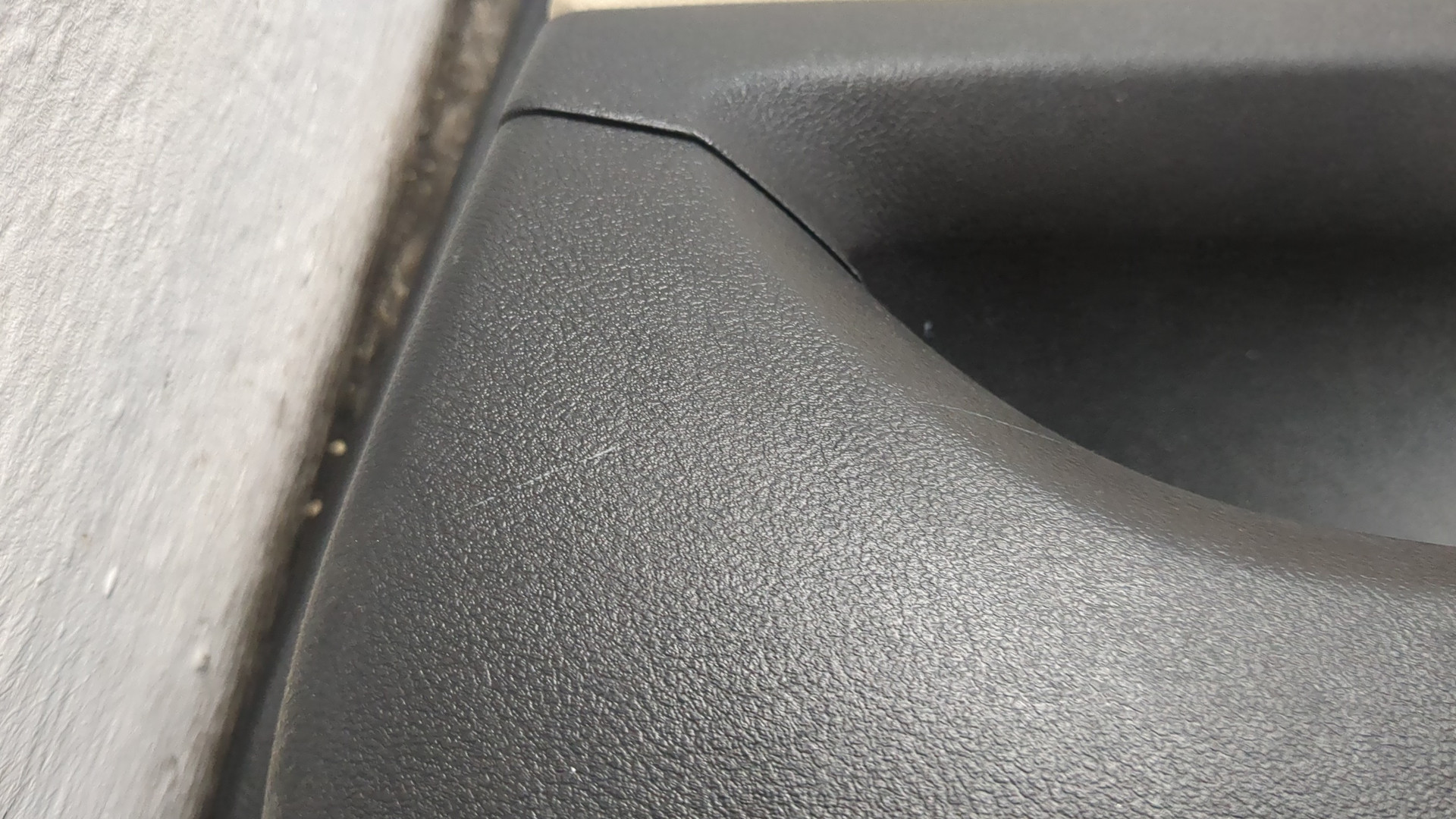 Обшивка двери передней правой