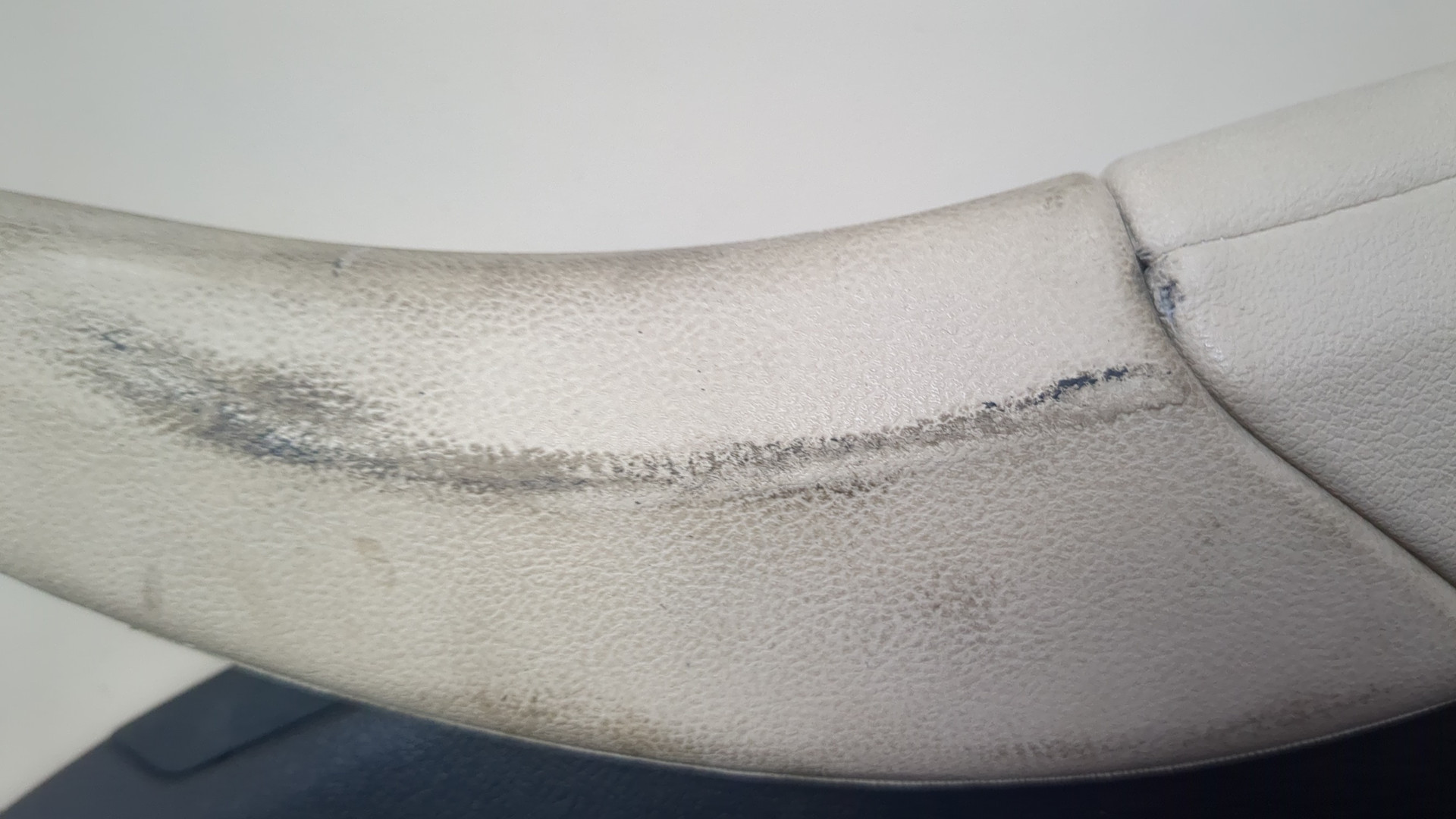 Обшивка двери передней правой