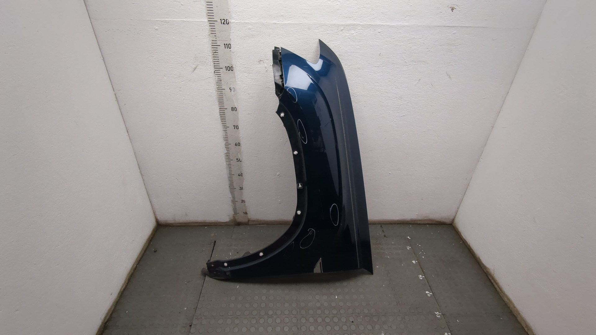 Крыло переднее левое