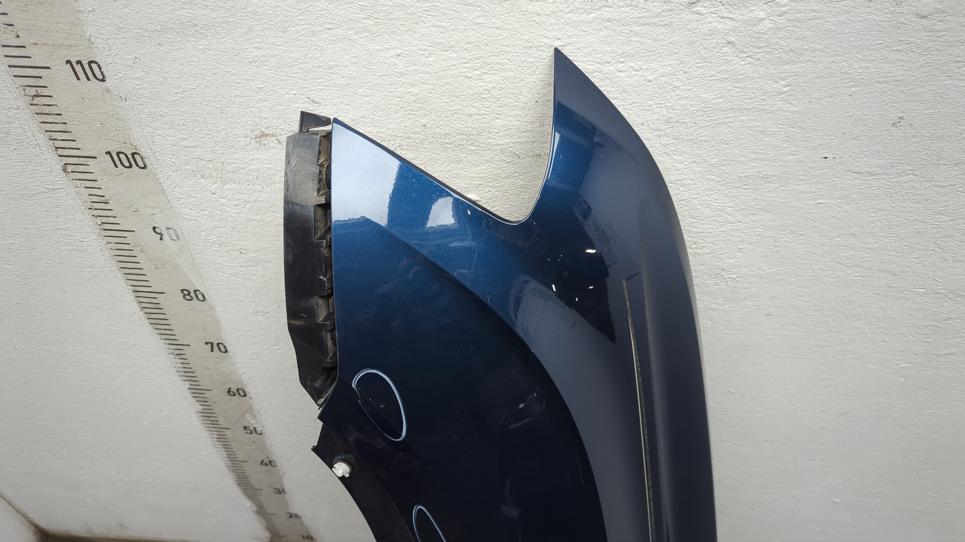 Крыло переднее левое