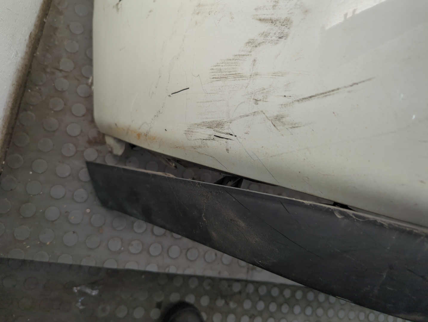 Бампер задний