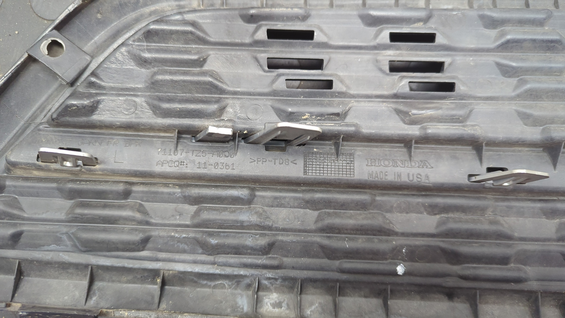 Решетка в бампер правая