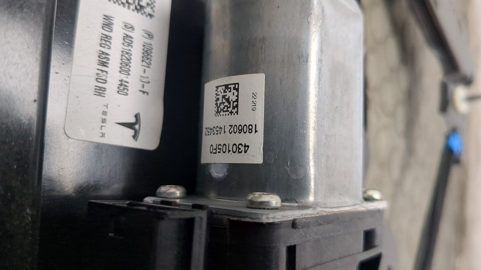 Стеклоподъемник электр. передний правый