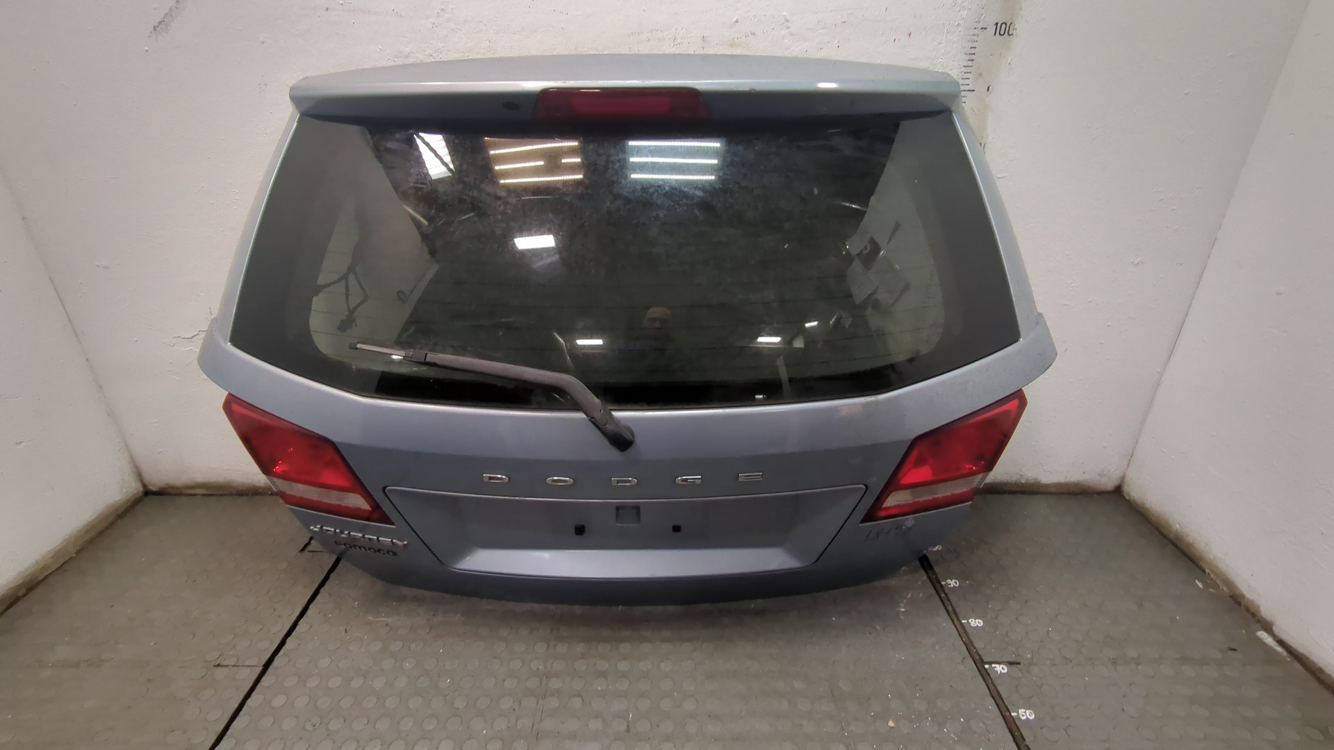 Дверь багажника