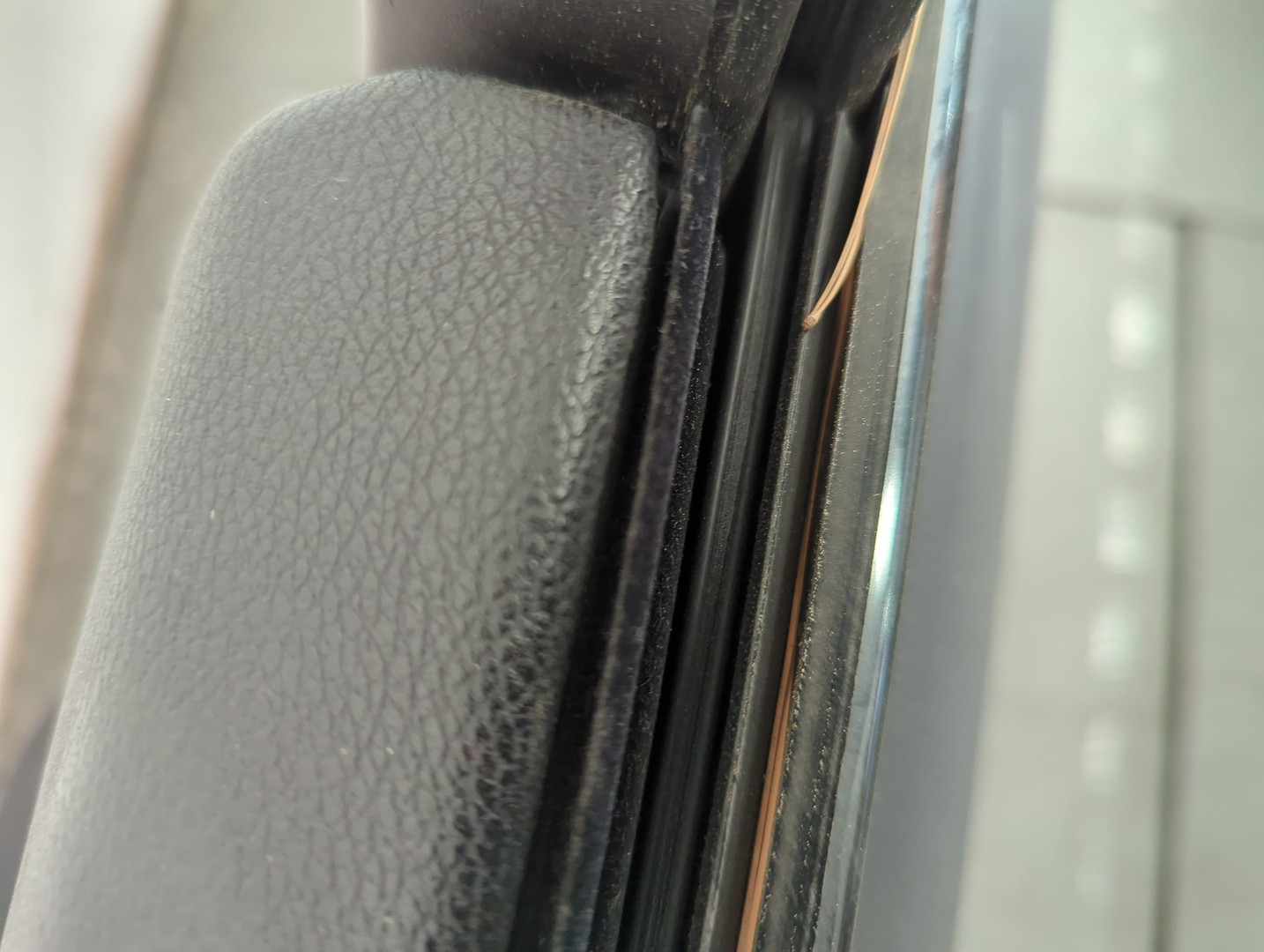 Дверь передняя левая