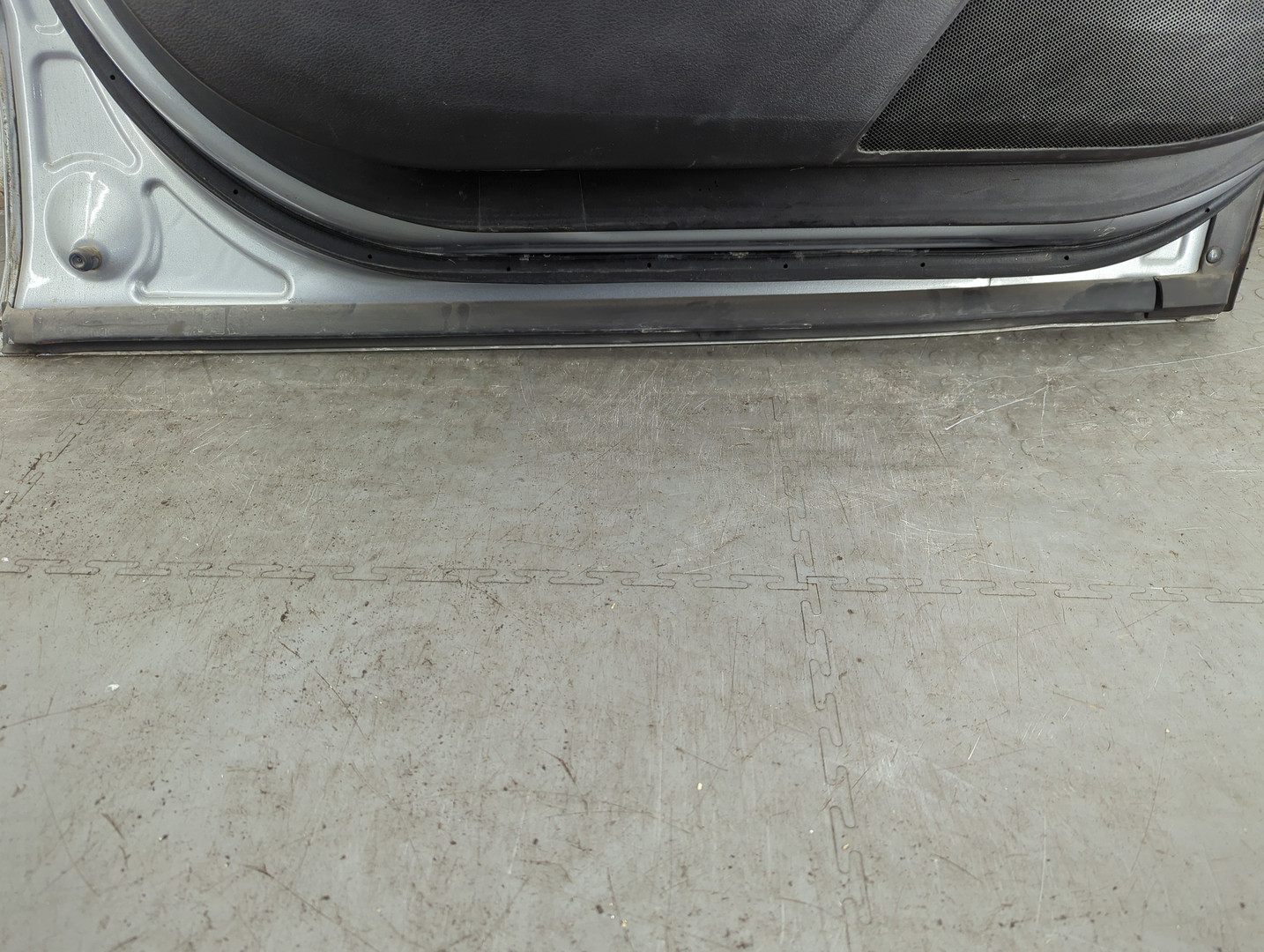 Дверь передняя левая