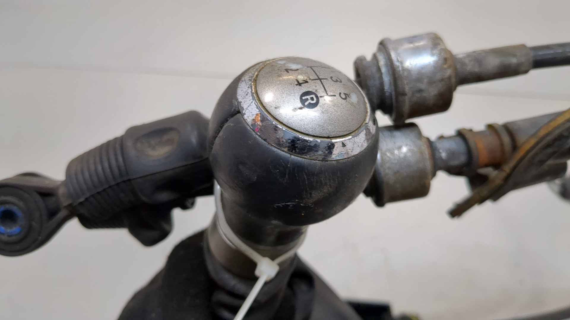 Кулиса МКПП / АКПП