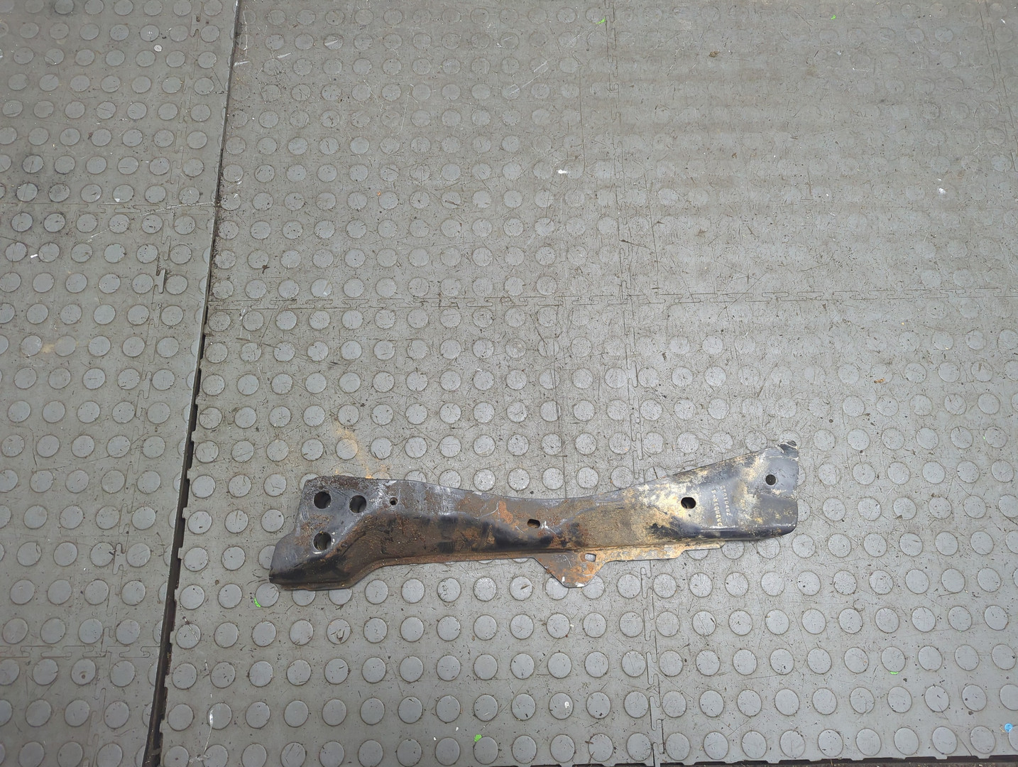 Балка подрадиаторная