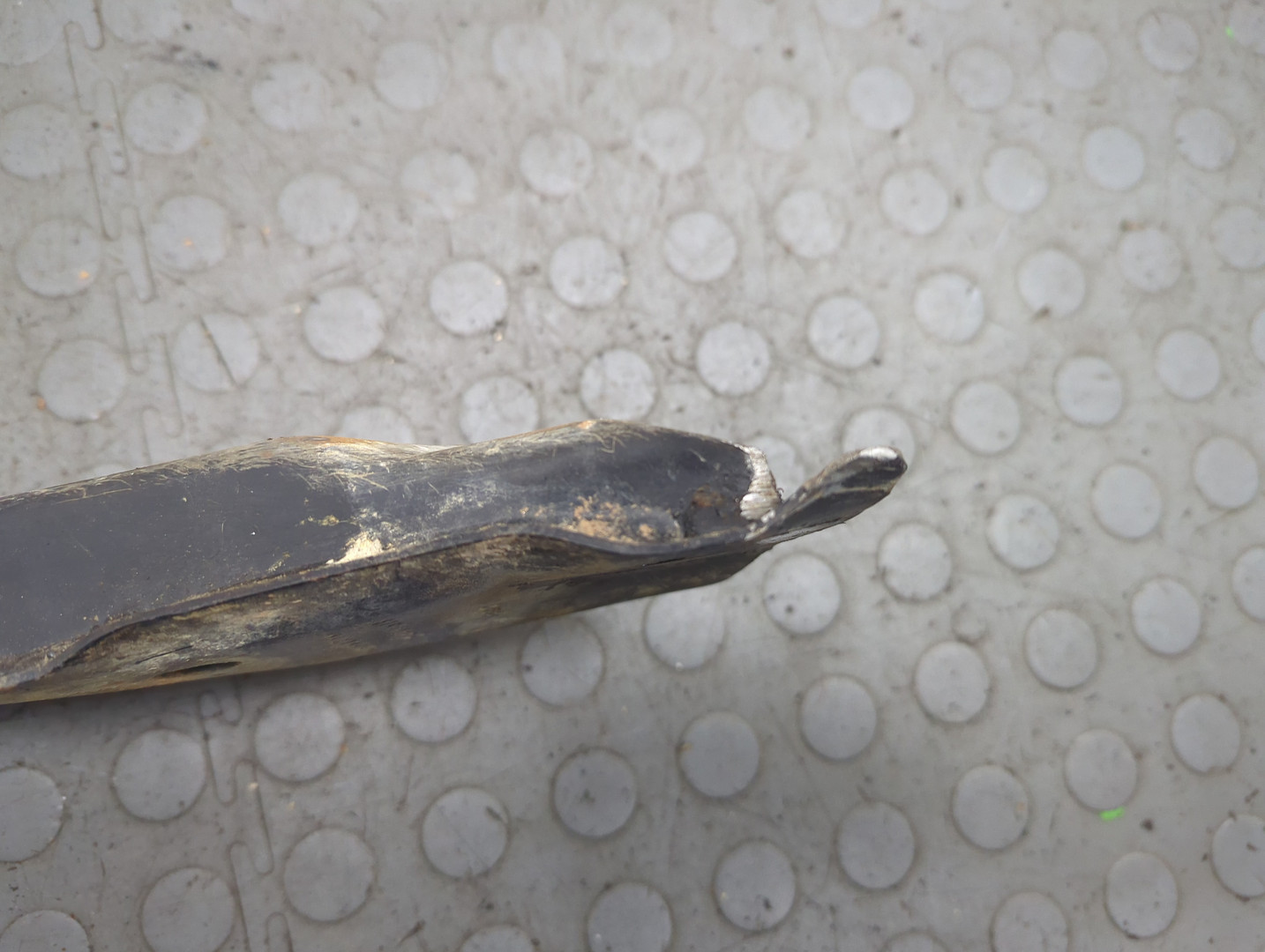 Балка подрадиаторная