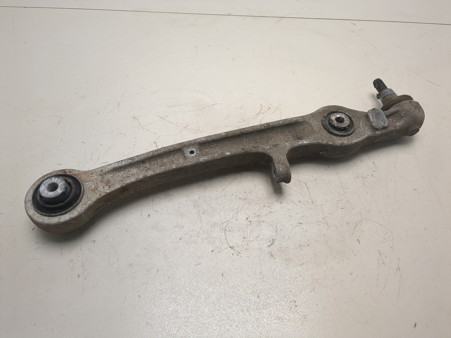 Рычаг передний