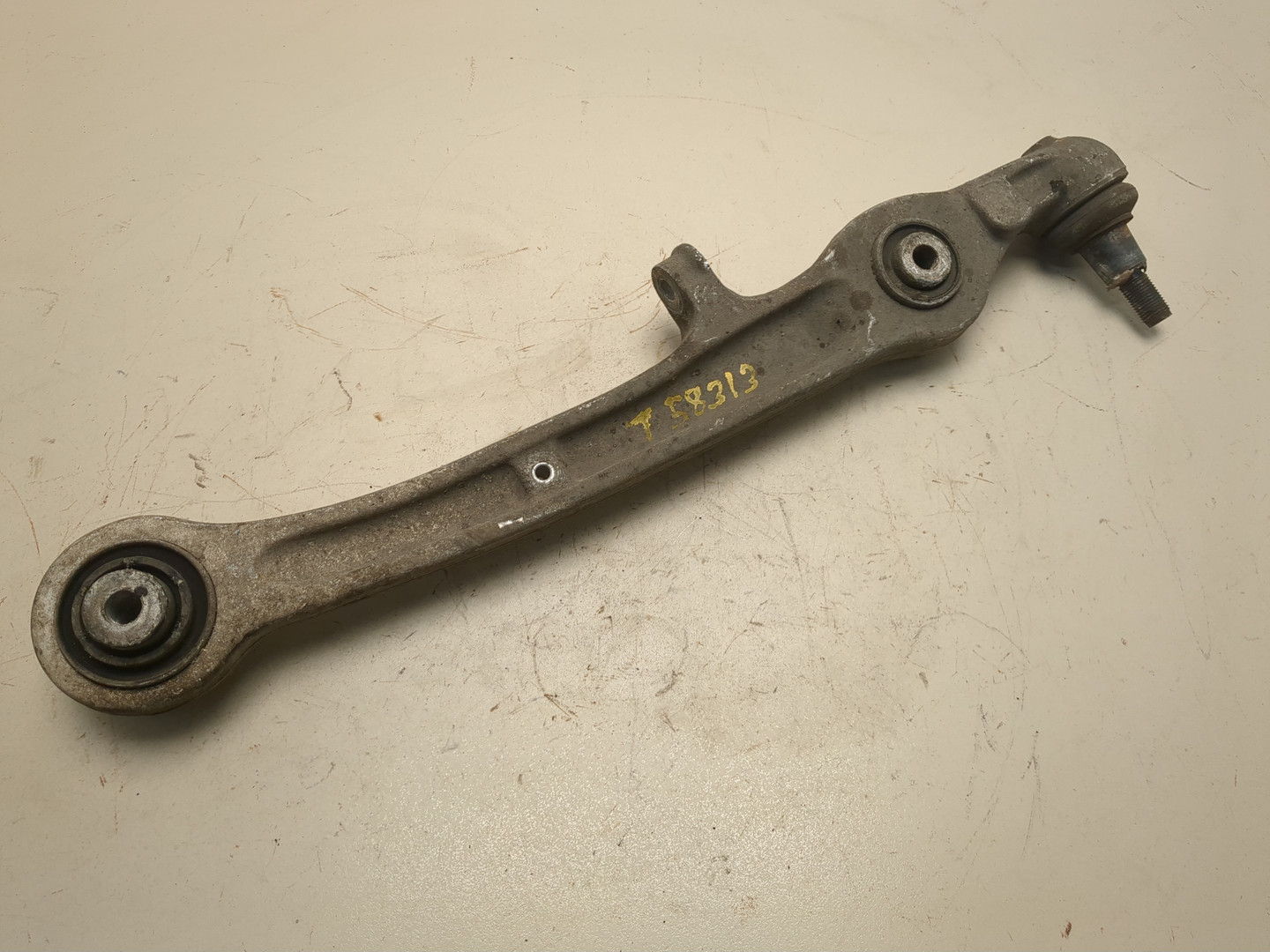 Рычаг передний