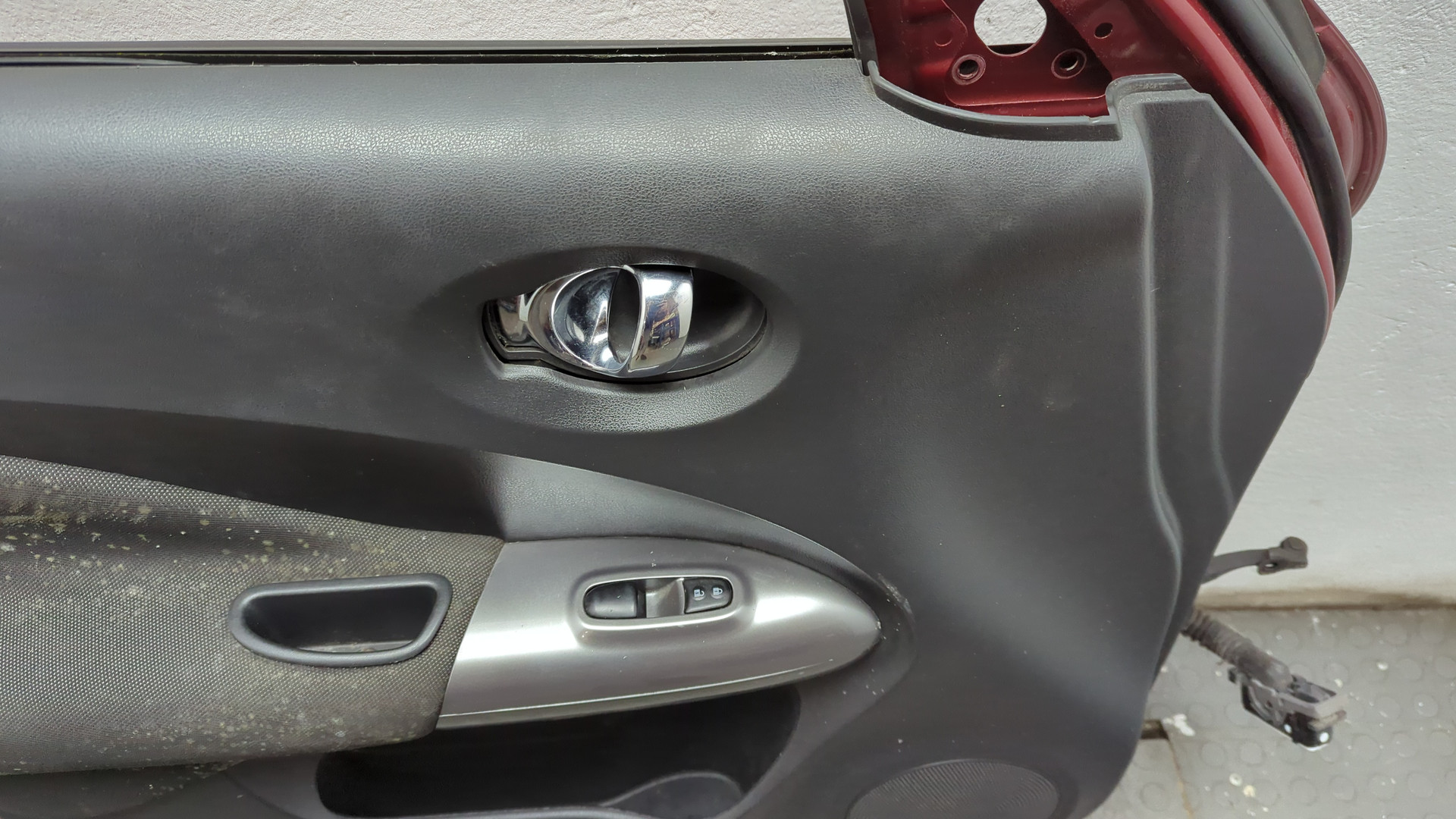 Дверь передняя левая