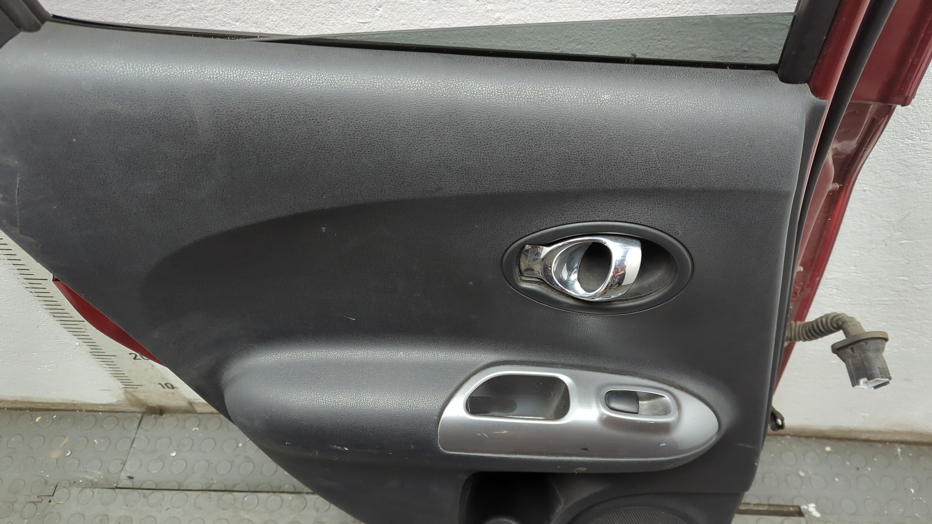 Дверь задняя левая