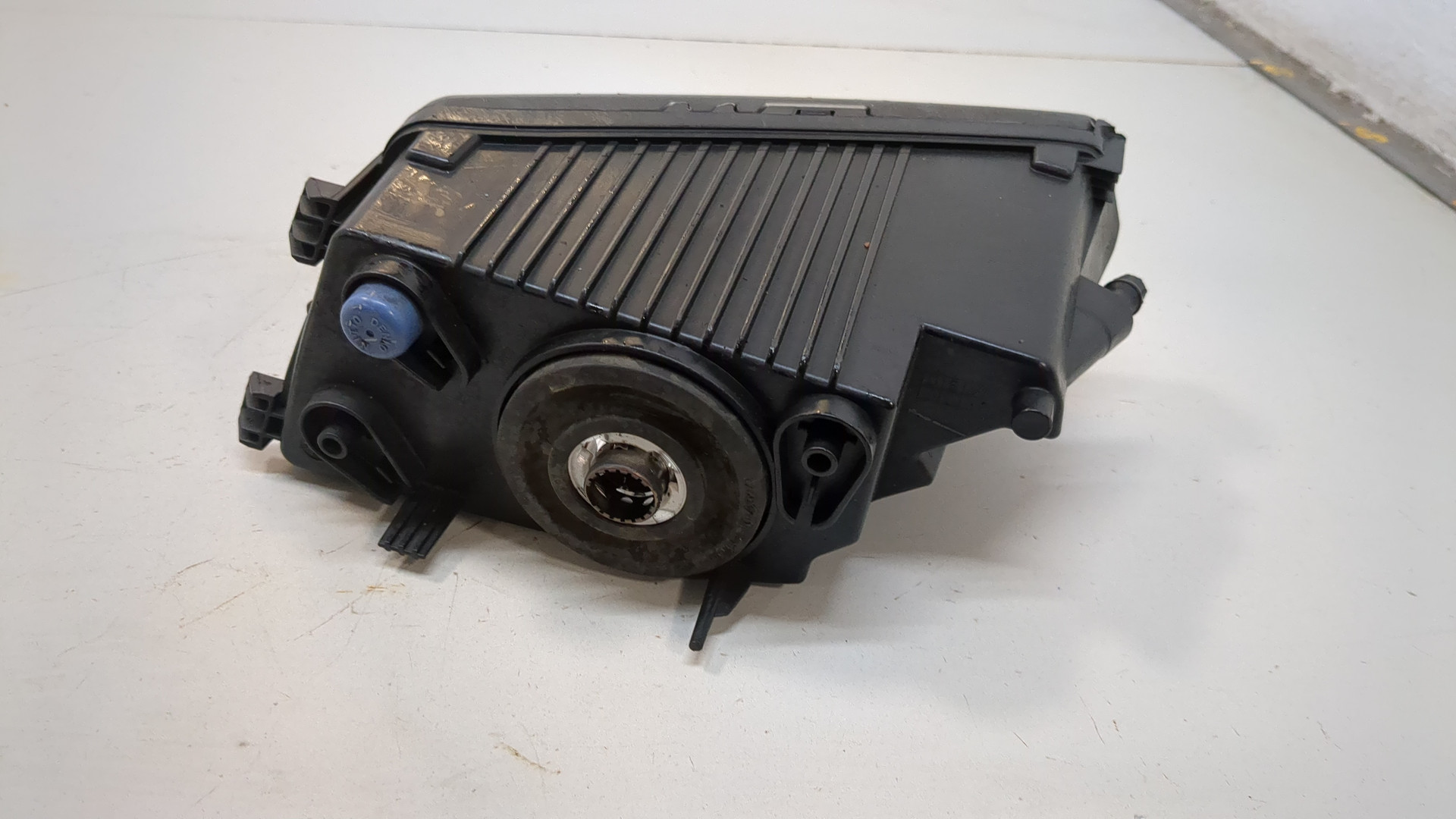 Фара противотуманная левая