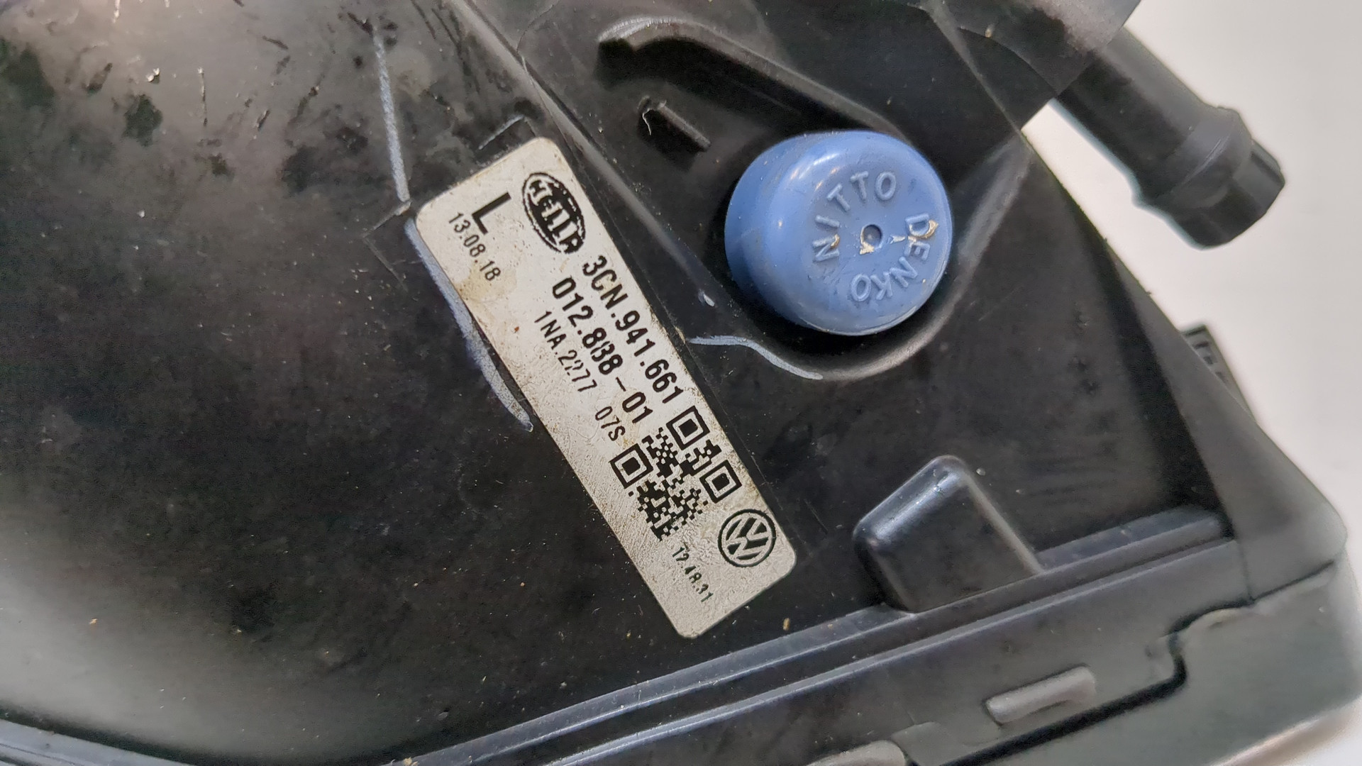 Фара противотуманная левая